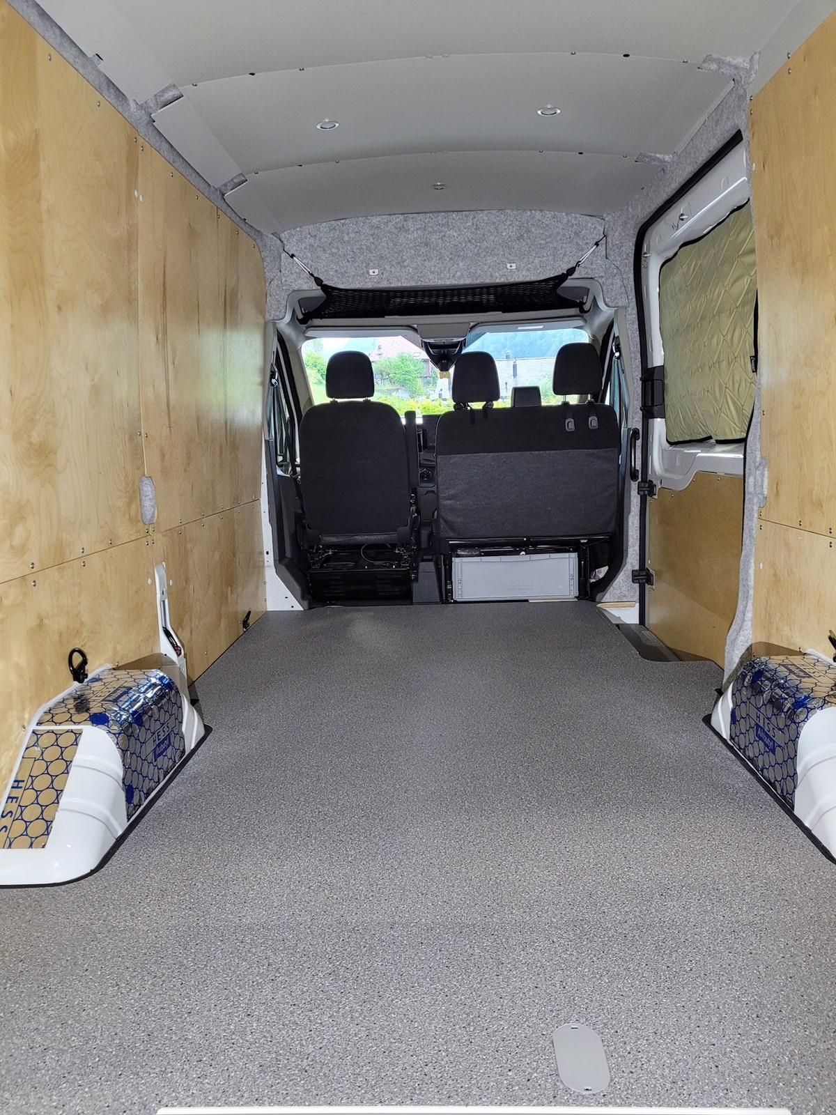 FORD E-Transit Van 350 L2 Trend RWD-image-2