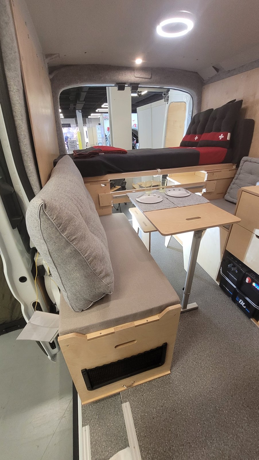 FORD E-Transit Van 350 L2 Trend RWD-image-4