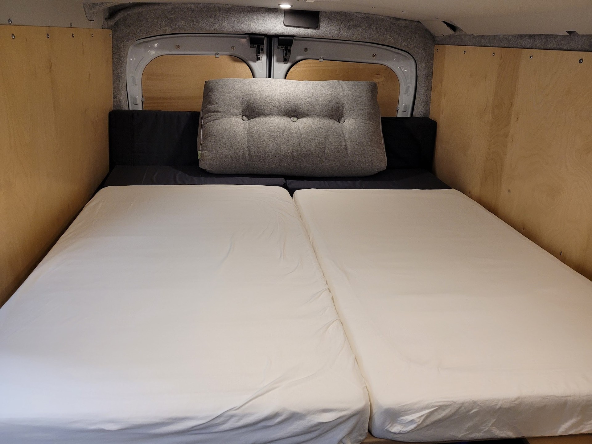 FORD E-Transit Van 350 L2 Trend RWD-image-5