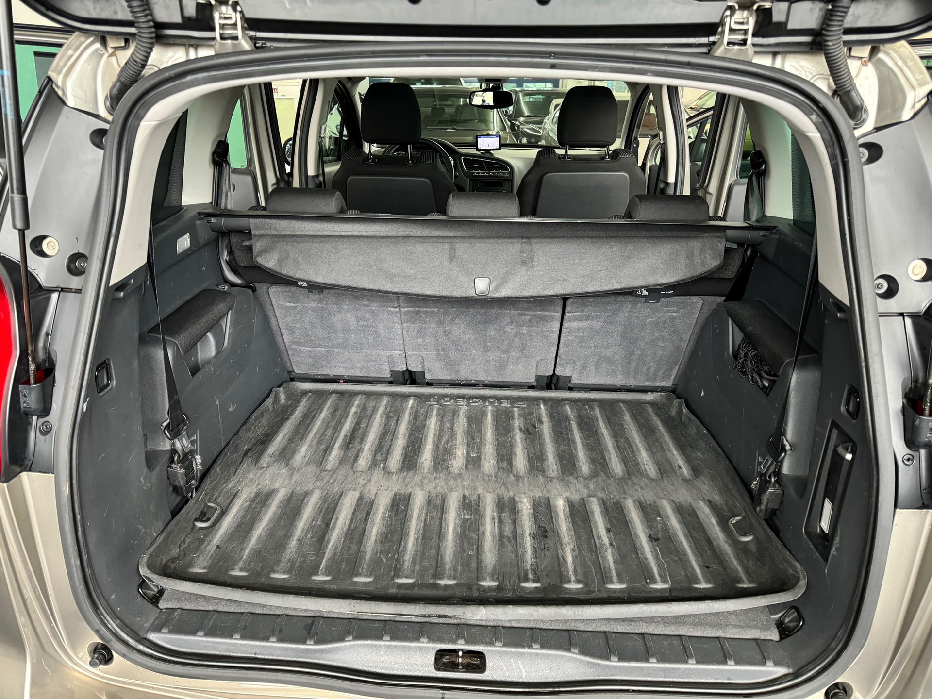 PEUGEOT 5008 1.6 16V T Sport Pack-image-26