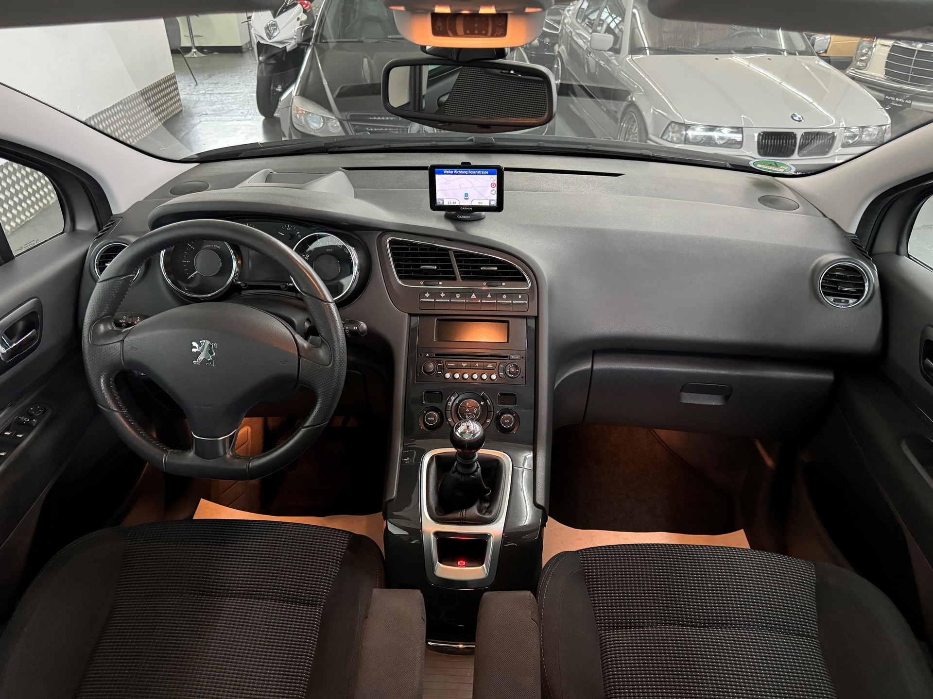 PEUGEOT 5008 1.6 16V T Sport Pack-image-14