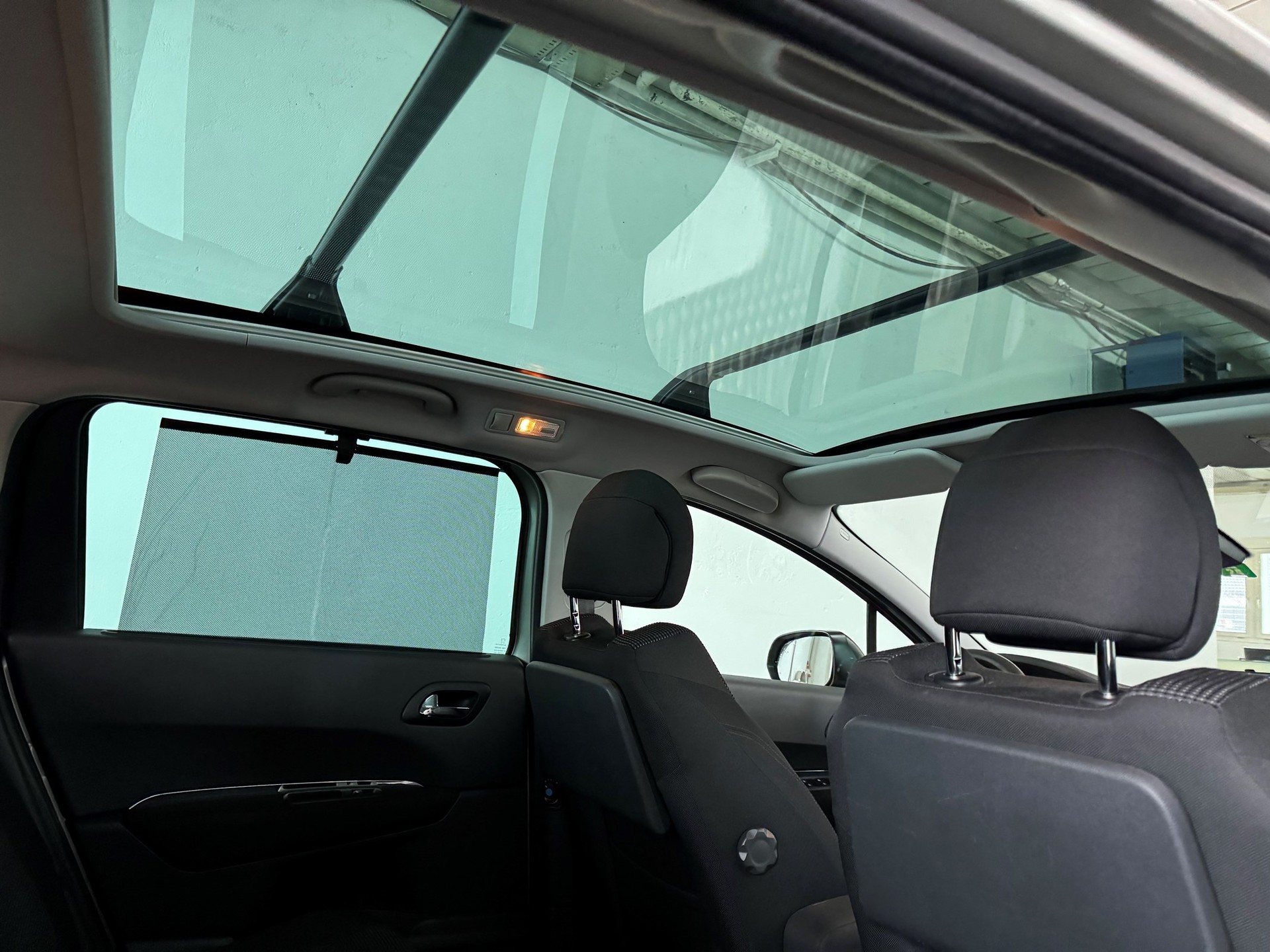 PEUGEOT 5008 1.6 16V T Sport Pack-image-22