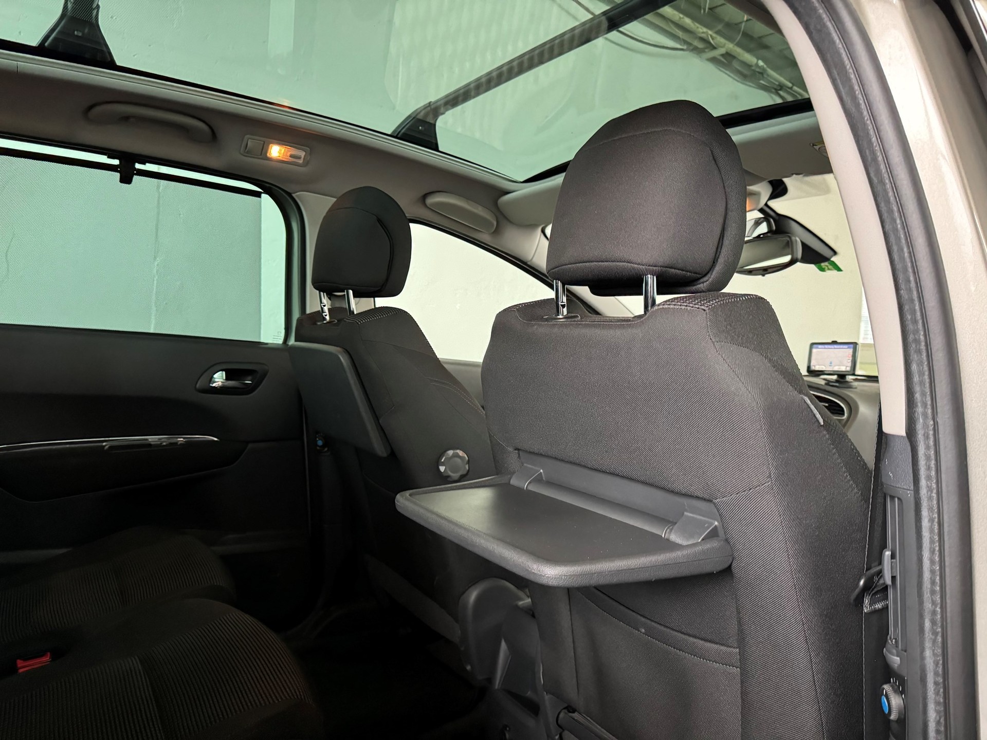 PEUGEOT 5008 1.6 16V T Sport Pack-image-23