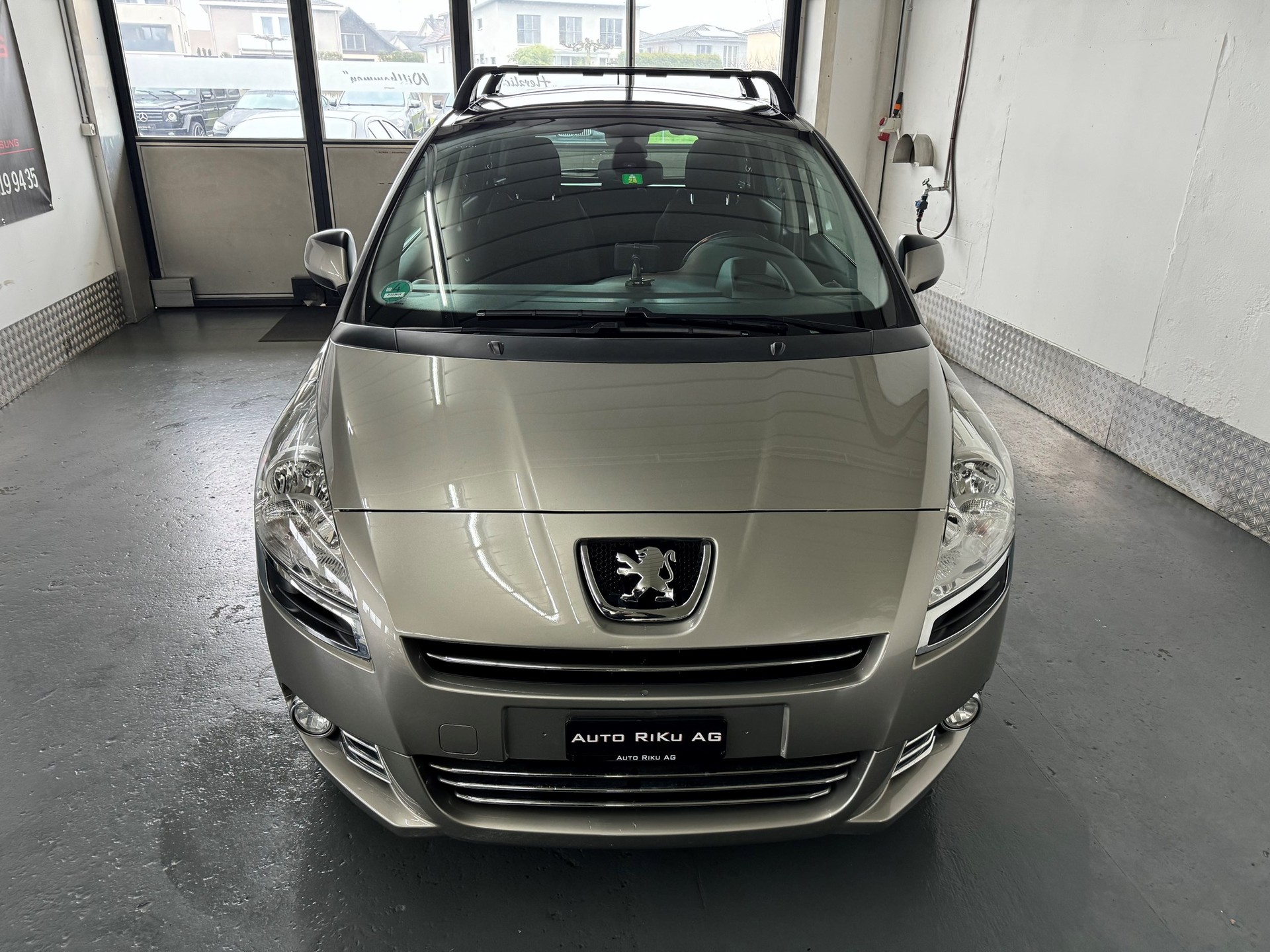 PEUGEOT 5008 1.6 16V T Sport Pack-image-2