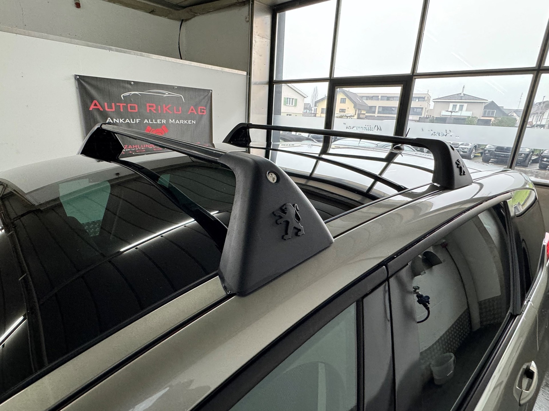 PEUGEOT 5008 1.6 16V T Sport Pack-image-5