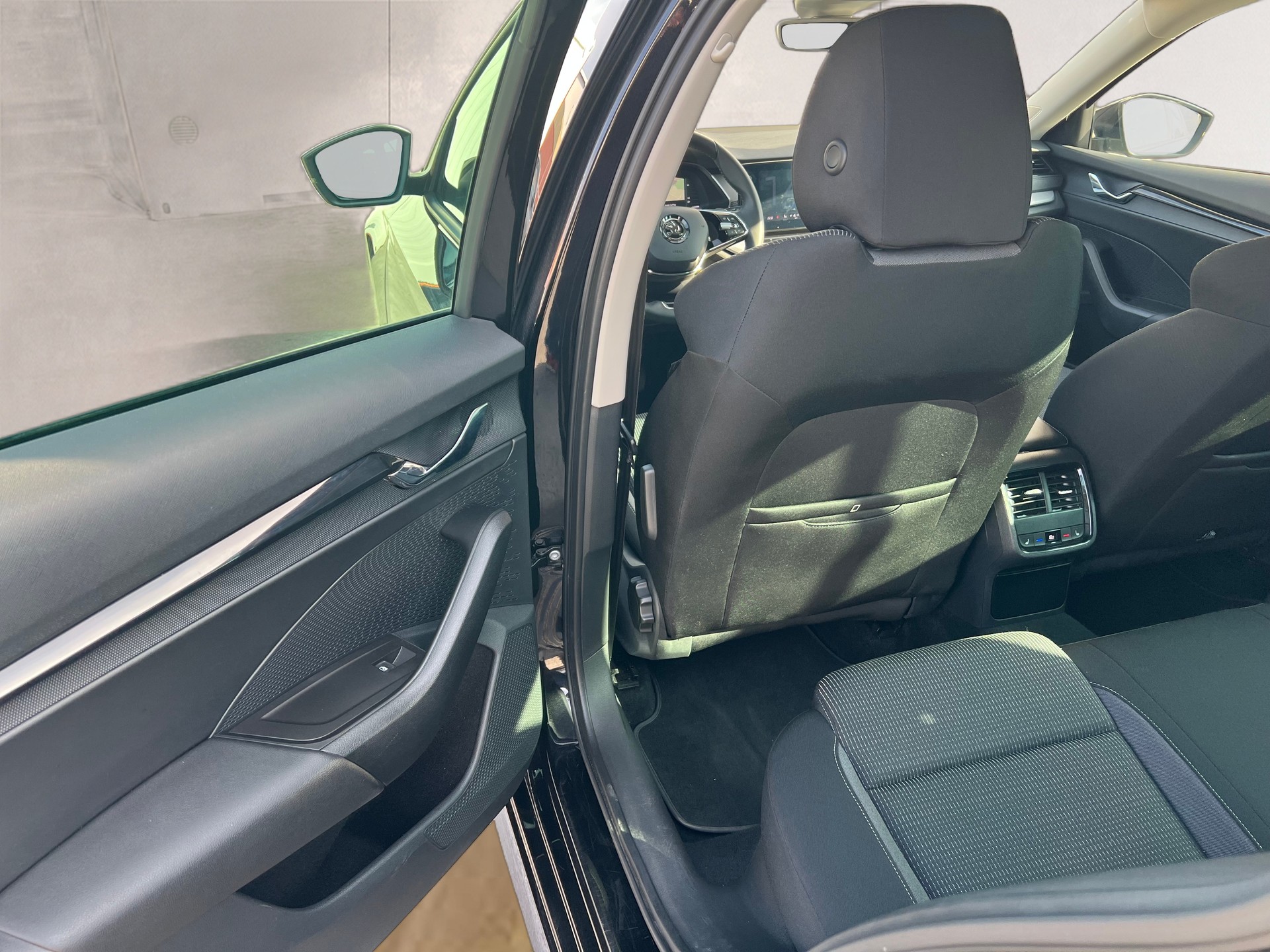 SKODA OCTAVIA 2.0TDI DSG AMBITION-image-14
