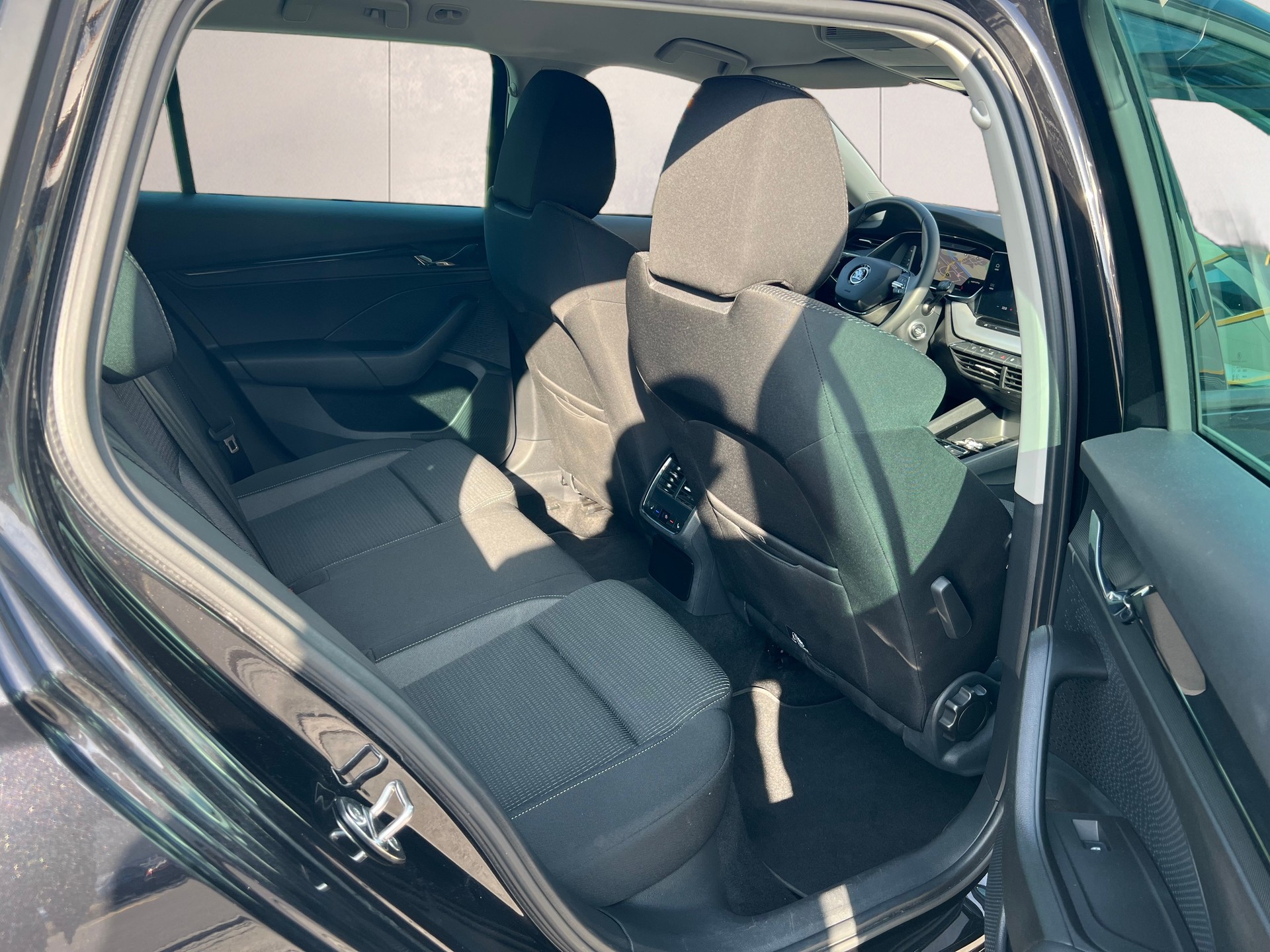 SKODA OCTAVIA 2.0TDI DSG AMBITION-image-12