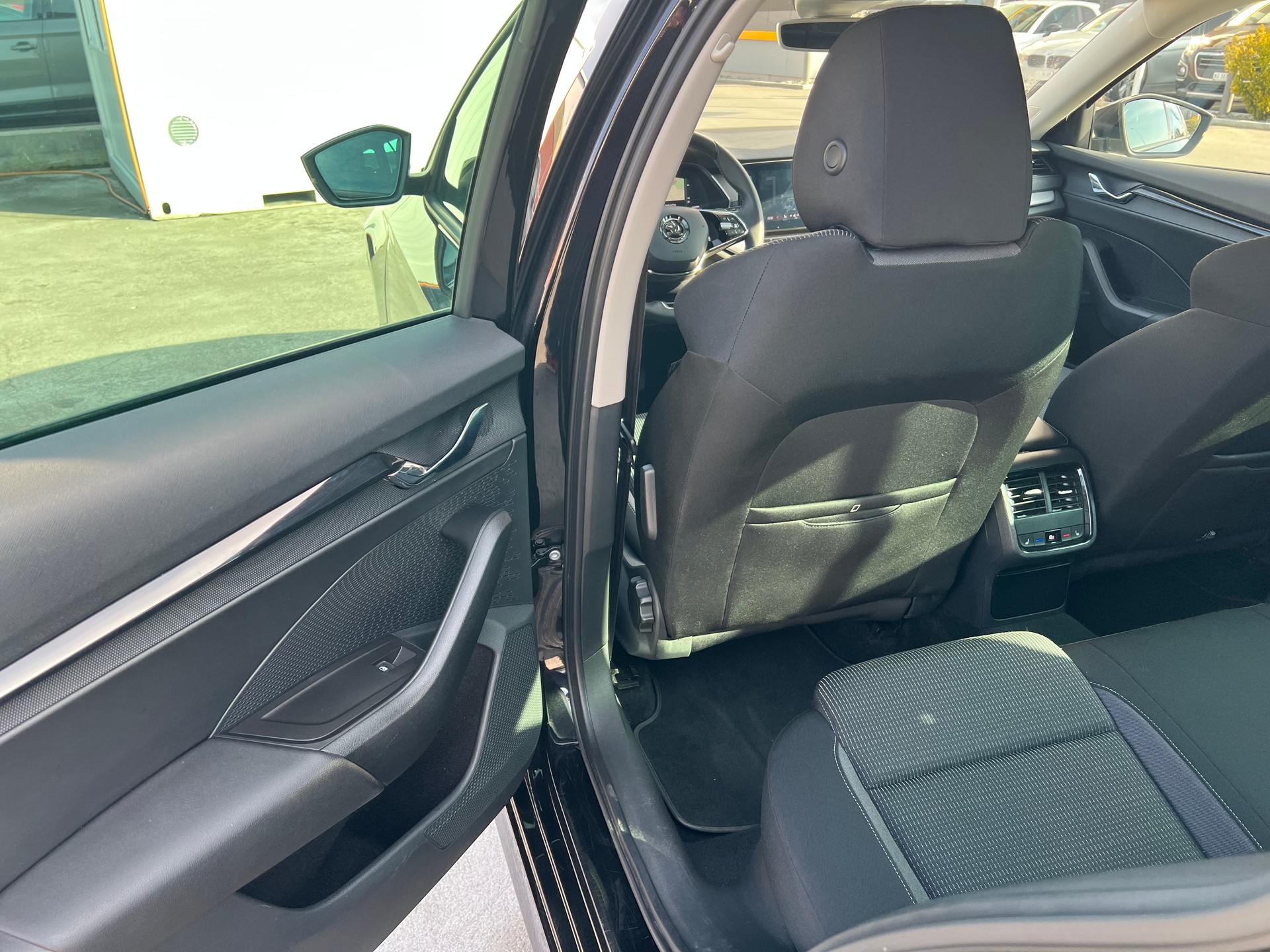 SKODA OCTAVIA 2.0TDI DSG AMBITION-image-14