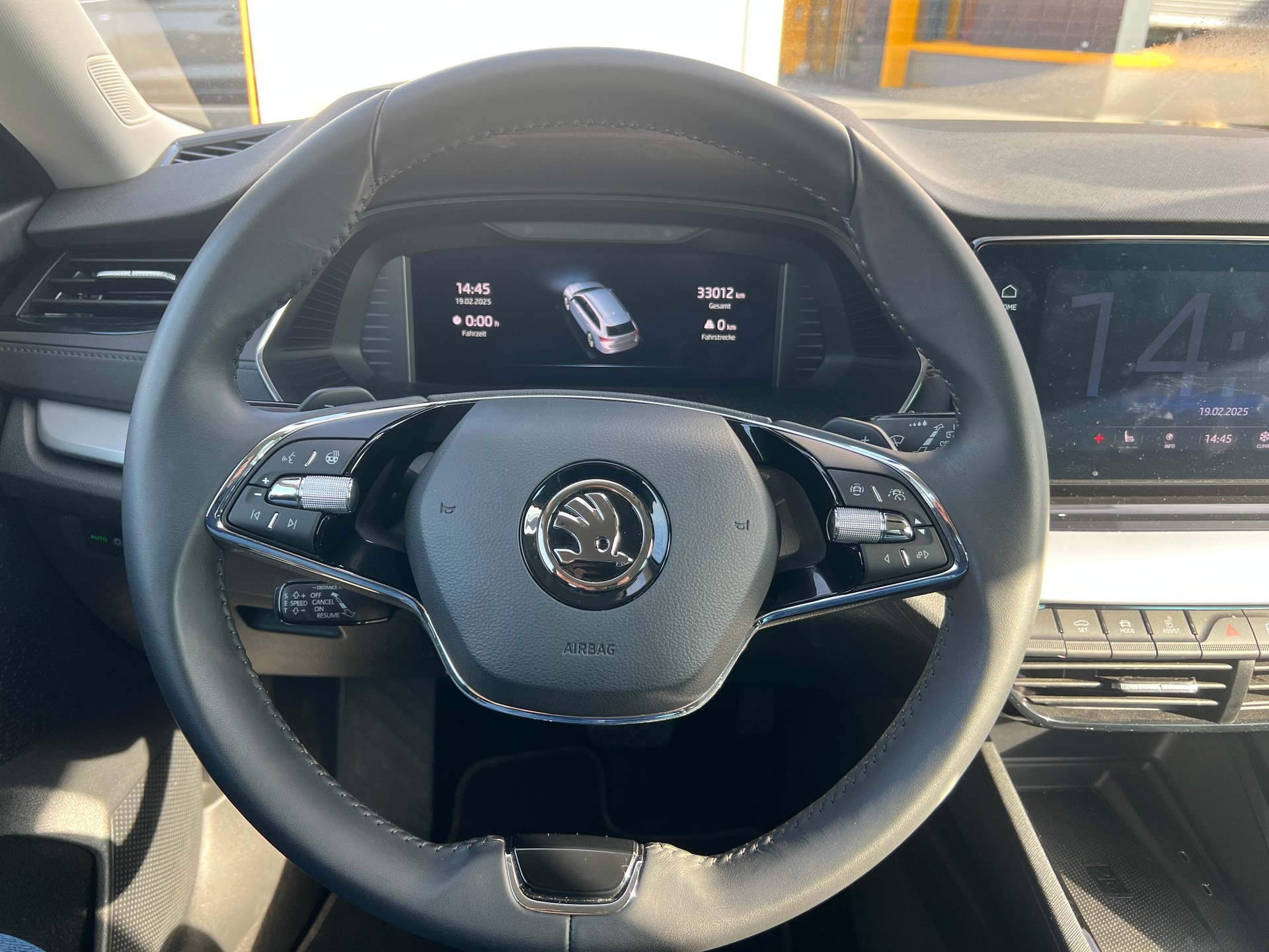 SKODA OCTAVIA 2.0TDI DSG AMBITION-image-8