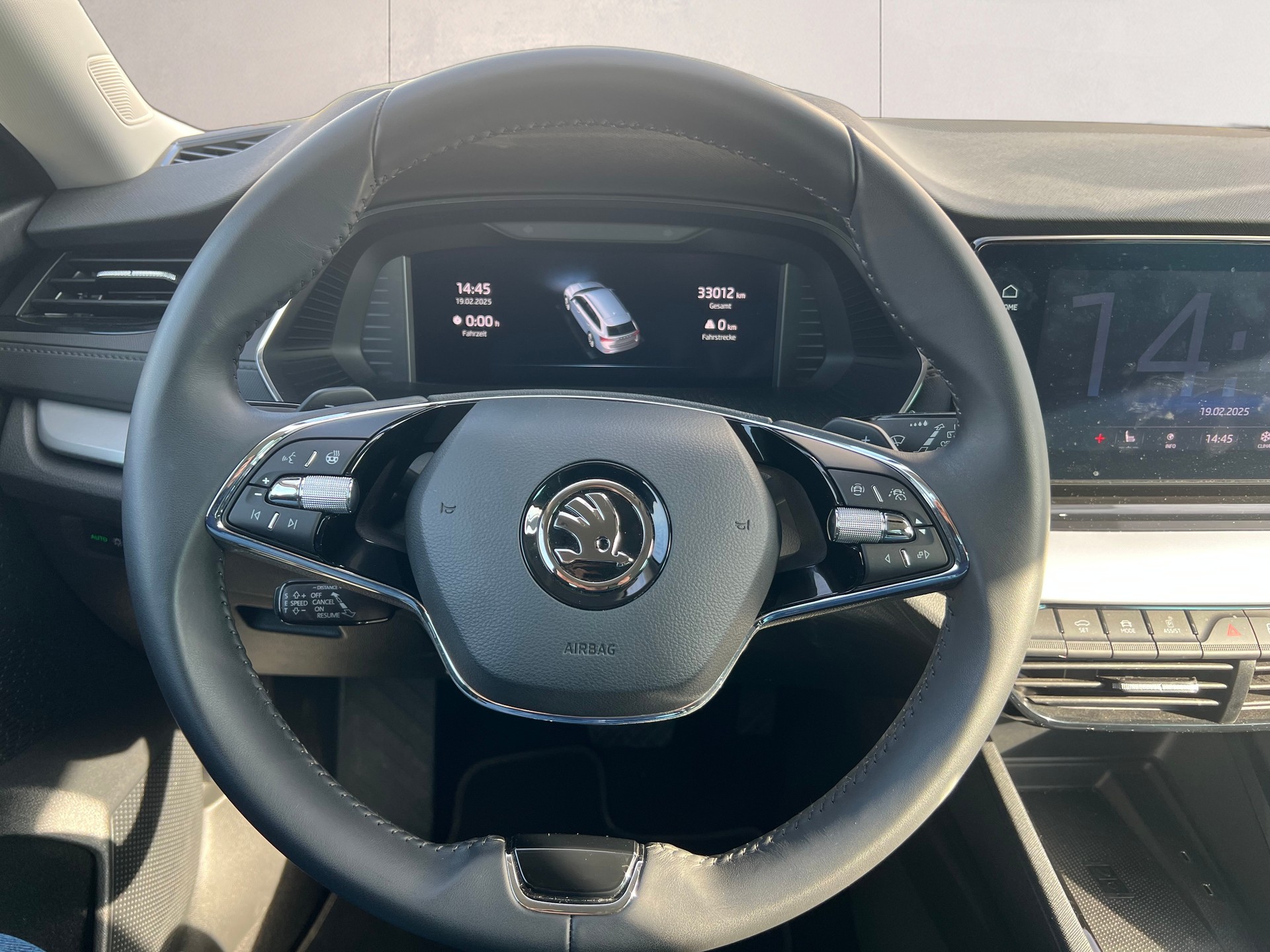 SKODA OCTAVIA 2.0TDI DSG AMBITION-image-8