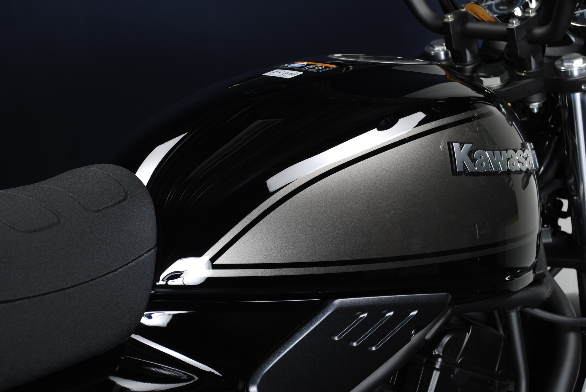 KAWASAKI Z 650 RS MY24 - 50 oder 35 kW-showroom-element-2