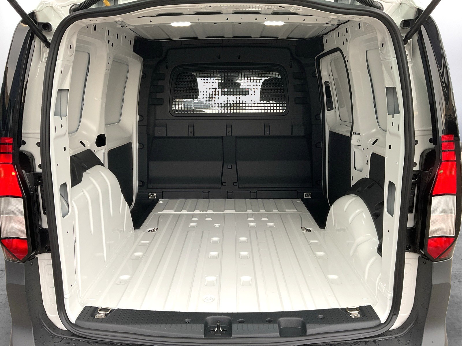 VW Caddy Cargo 1.5 TSI-image-11