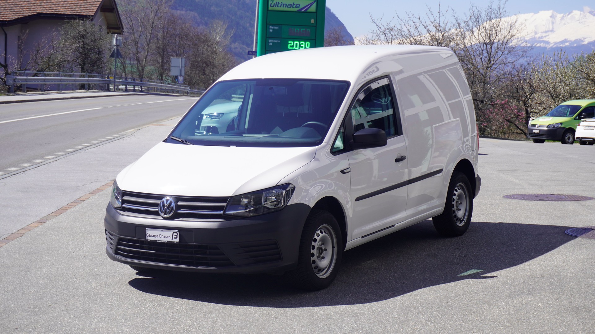 VW Caddy 1.0 TSI Entry BlueMotion Technology-image-15
