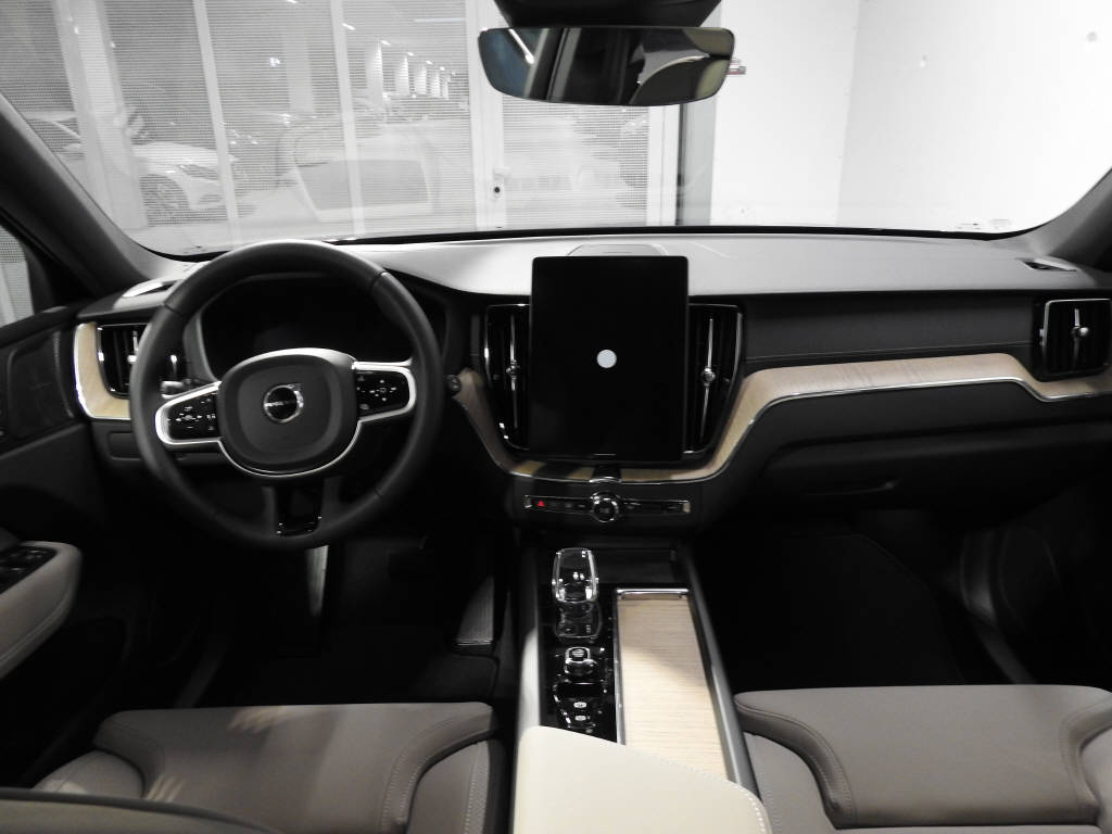 VOLVO XC60 2.0 T8 TE Ultra Dark eAWD-image-7
