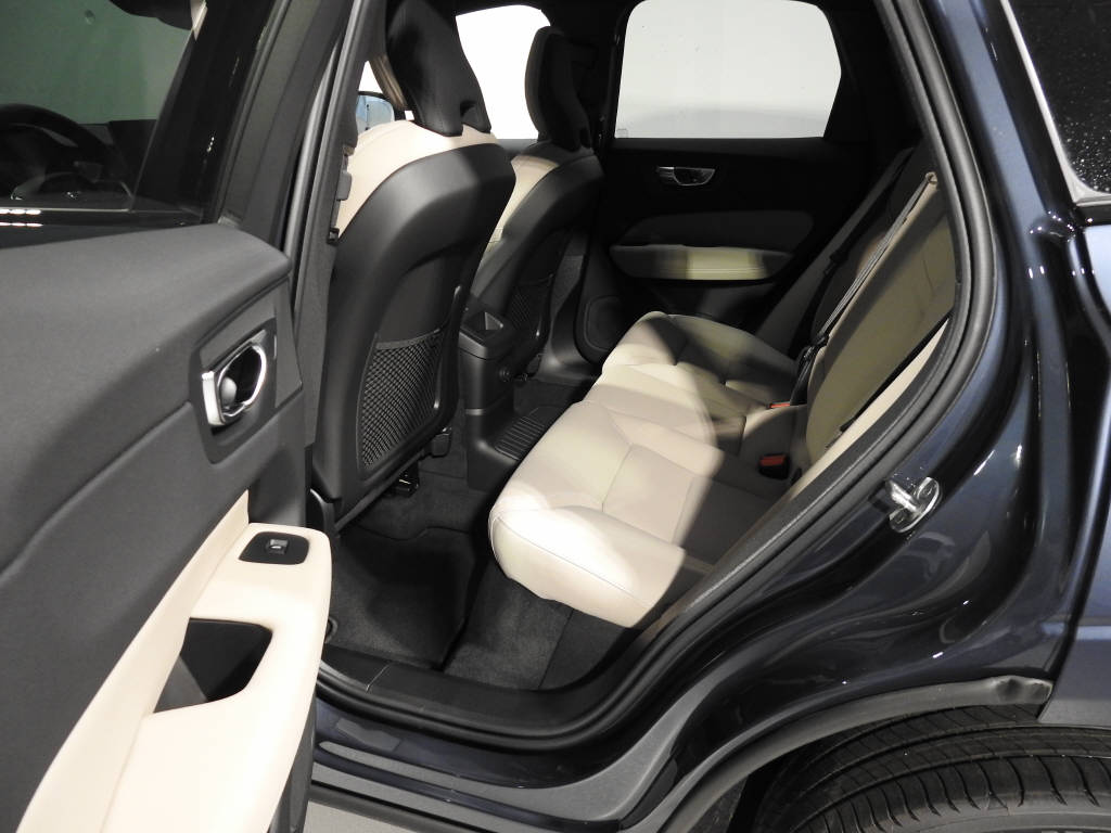 VOLVO XC60 2.0 T8 TE Ultra Dark eAWD-image-10