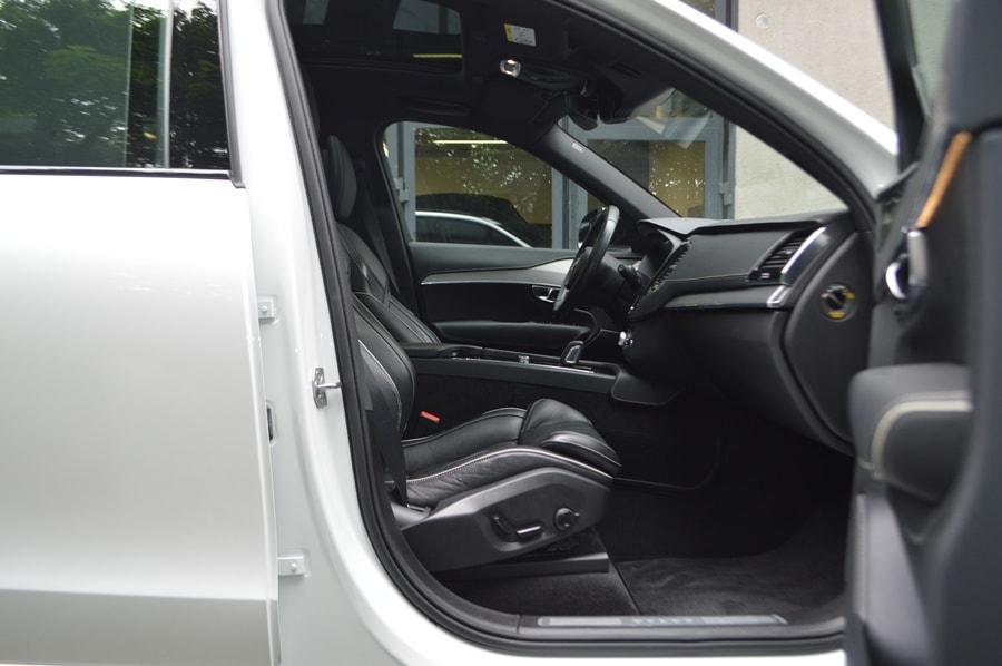 VOLVO XC90 B5 Diesel Mild Hybrid AWD R-Design Geartronic 7 Plätze-image-5