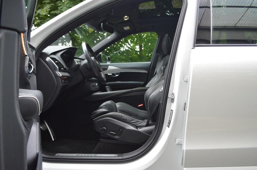 VOLVO XC90 B5 Diesel Mild Hybrid AWD R-Design Geartronic 7 Plätze-image-3