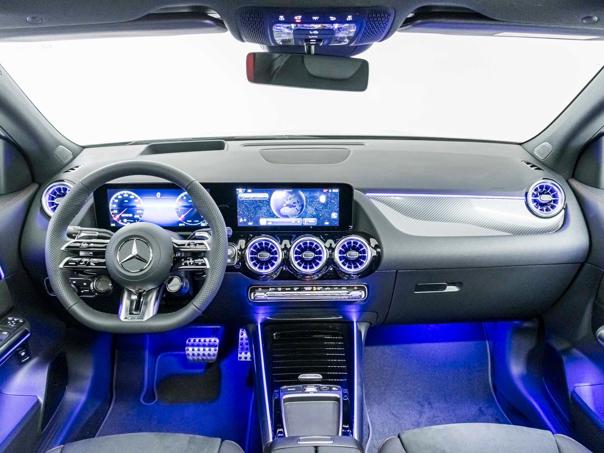 MERCEDES-BENZ GLA 35 AMG 4MATIC-image-11