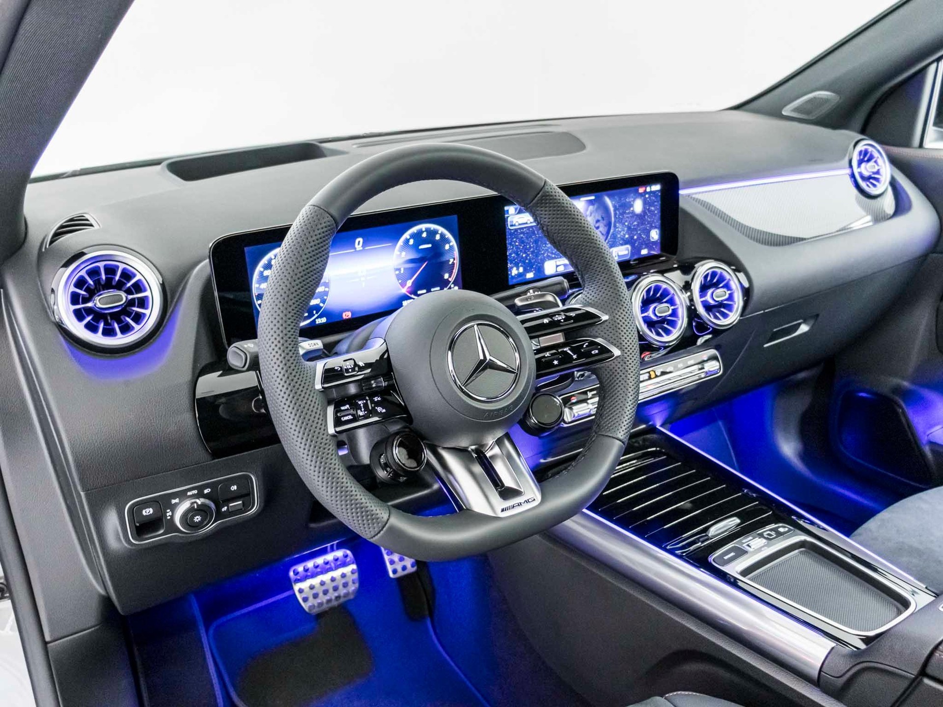 MERCEDES-BENZ GLA 35 AMG 4MATIC-image-10