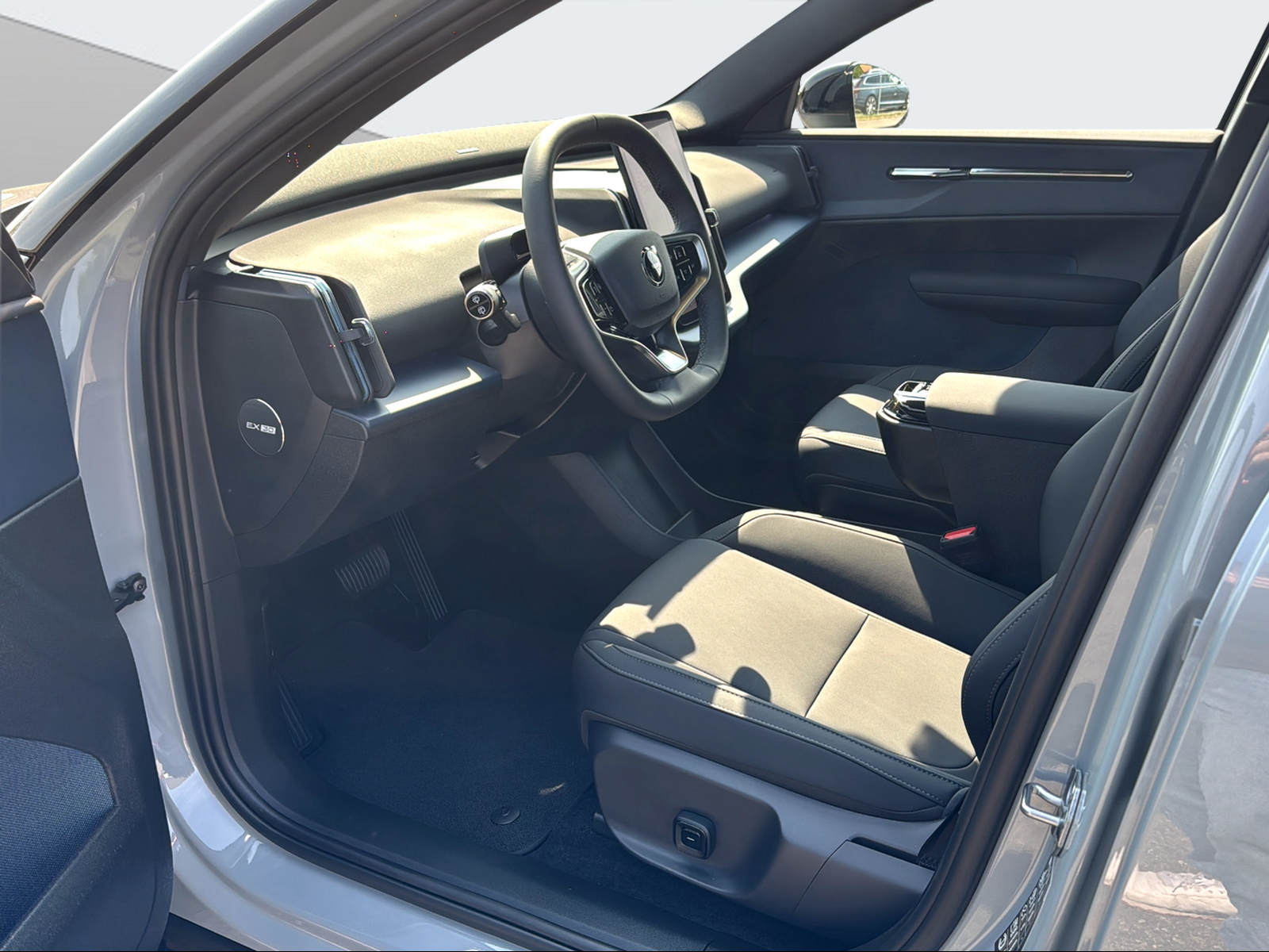VOLVO EX 30 E60 Twin Ultra Performance AWD-image-9