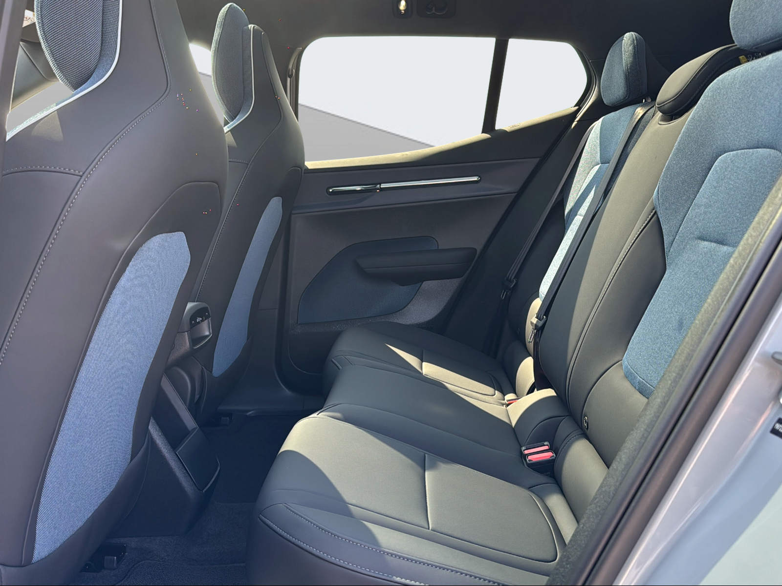 VOLVO EX 30 E60 Twin Ultra Performance AWD-image-13