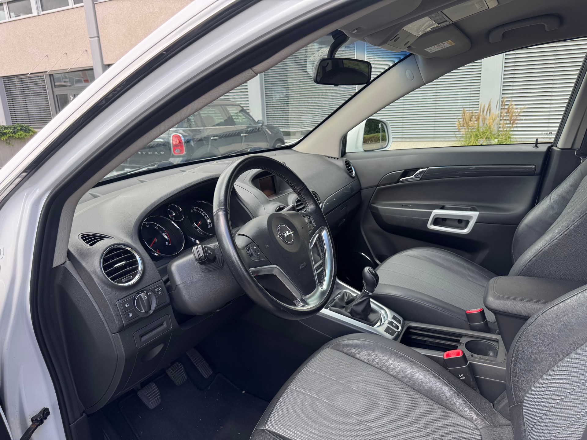 OPEL Antara 2.2 CDTi Enjoy 4WD-image-4