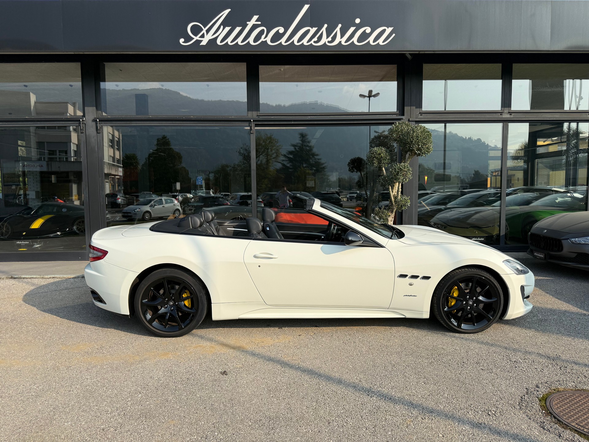 MASERATI GranCabrio Sport Automatica-image-3