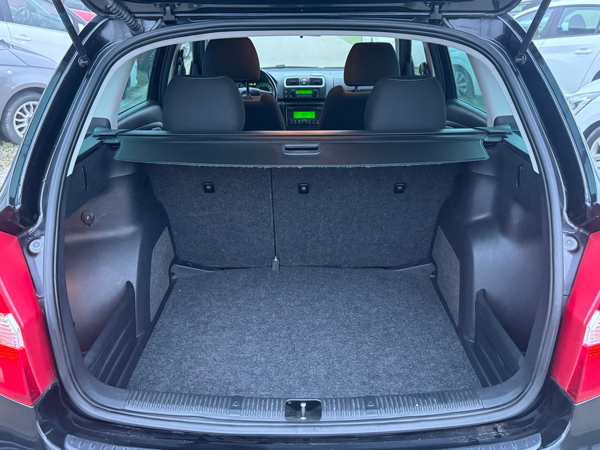 SKODA Fabia 1.6 Ambiente Tiptronic-image-14