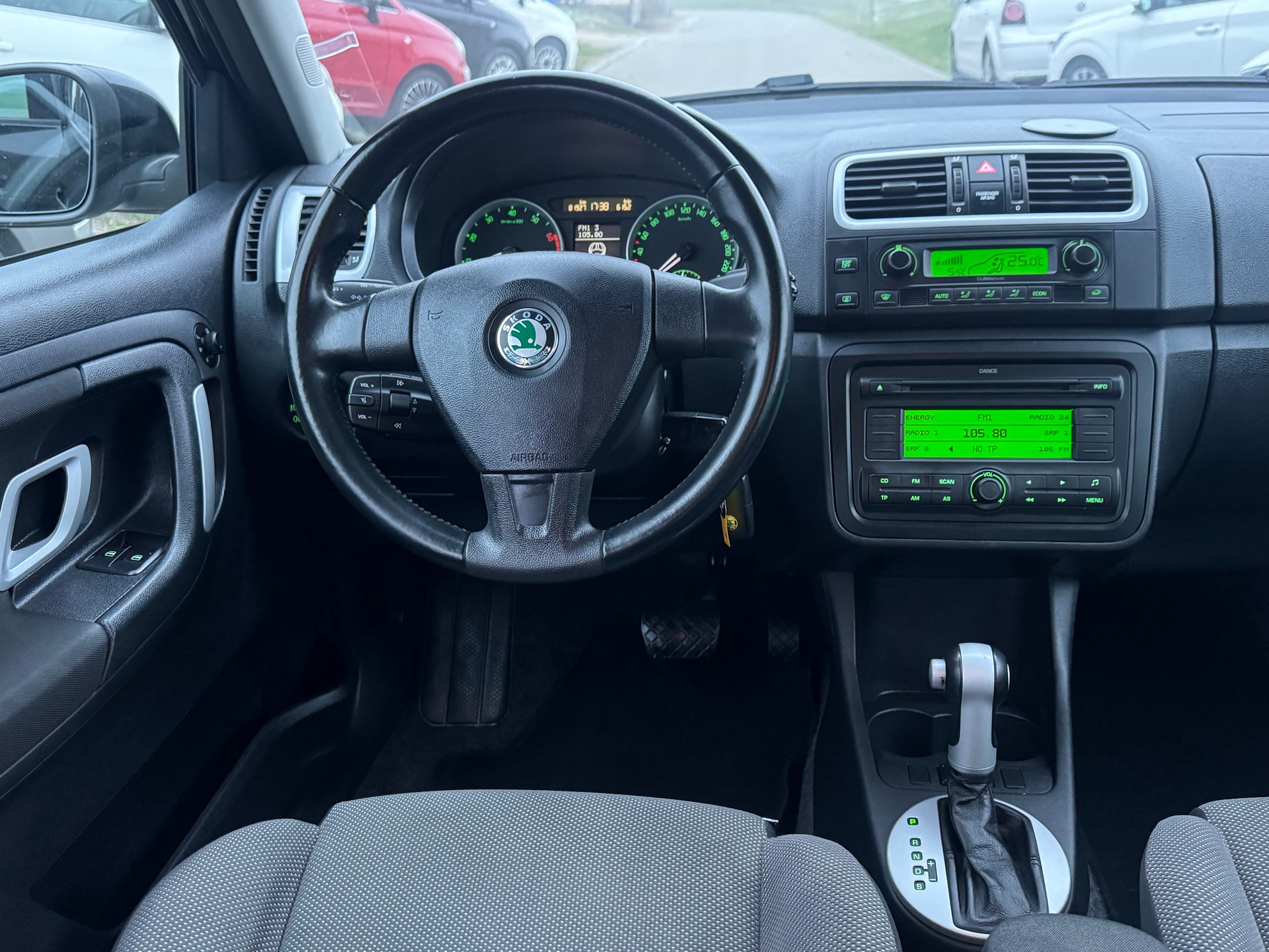 SKODA Fabia 1.6 Ambiente Tiptronic-image-8