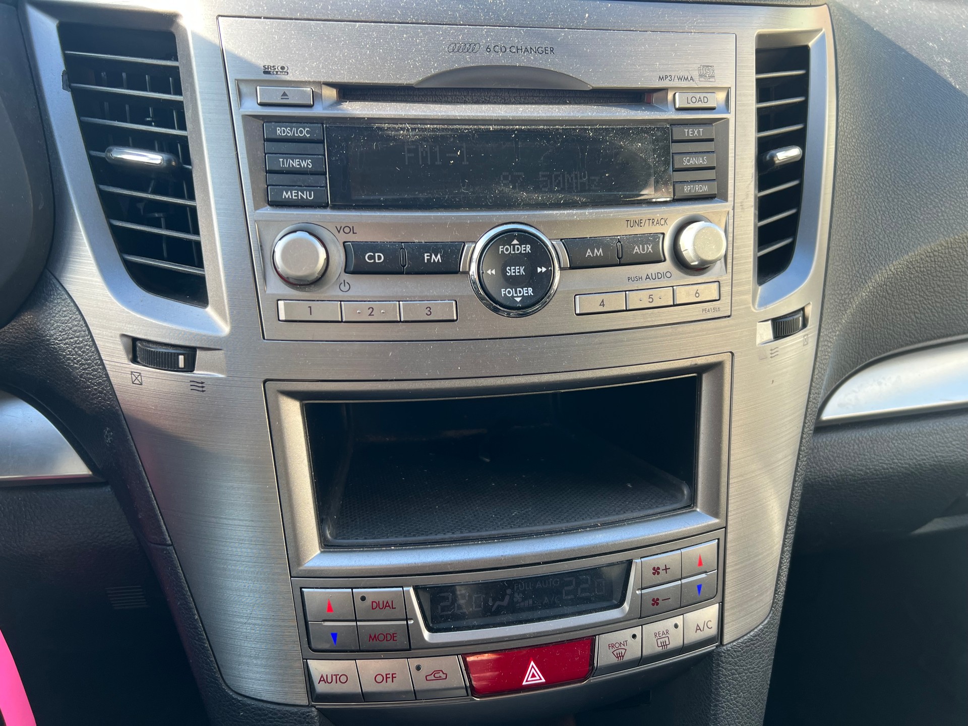 SUBARU Legacy 2.0i Swiss Special AWD Lineartronic-image-13