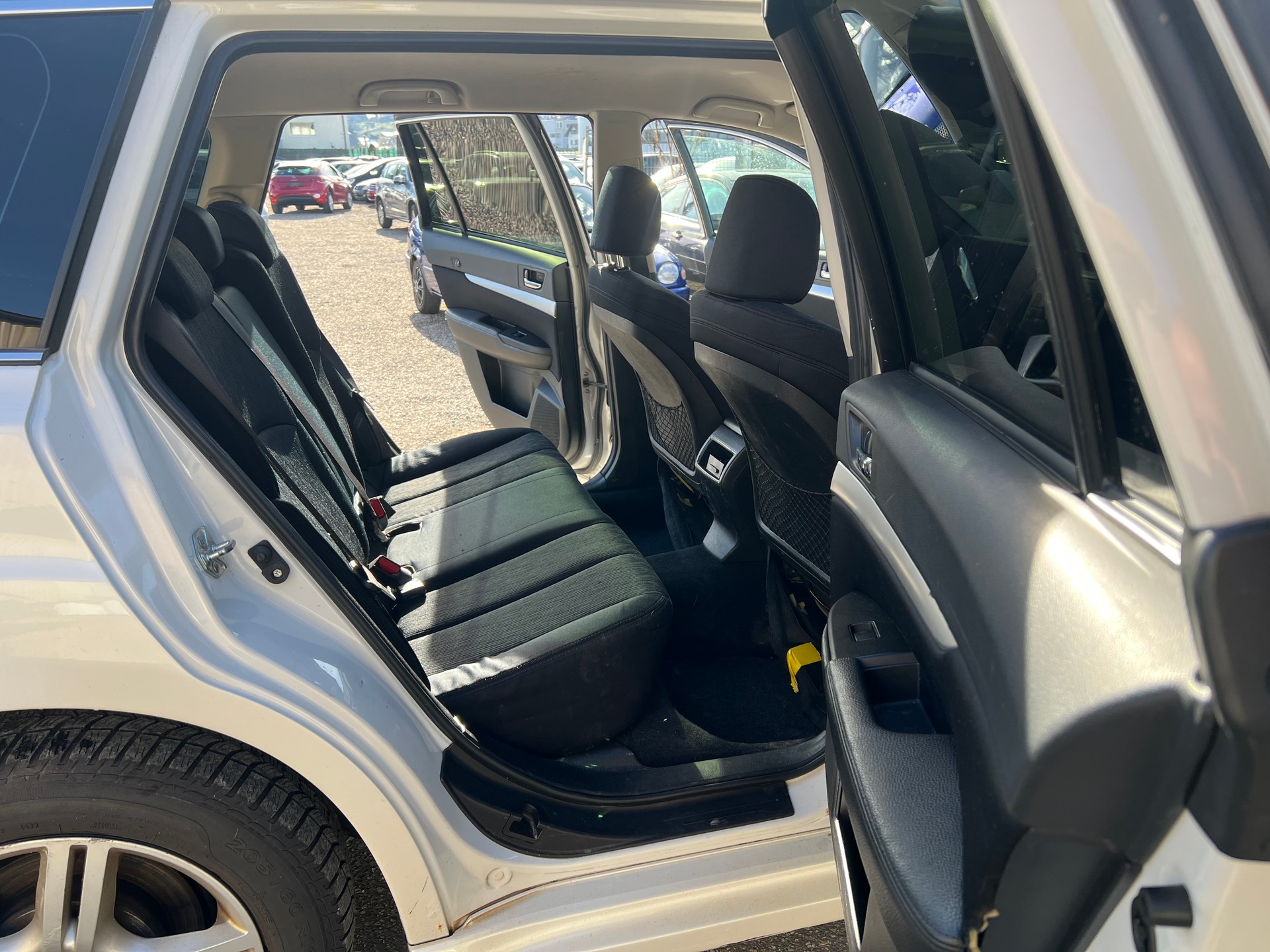 SUBARU Legacy 2.0i Swiss Special AWD Lineartronic-image-10