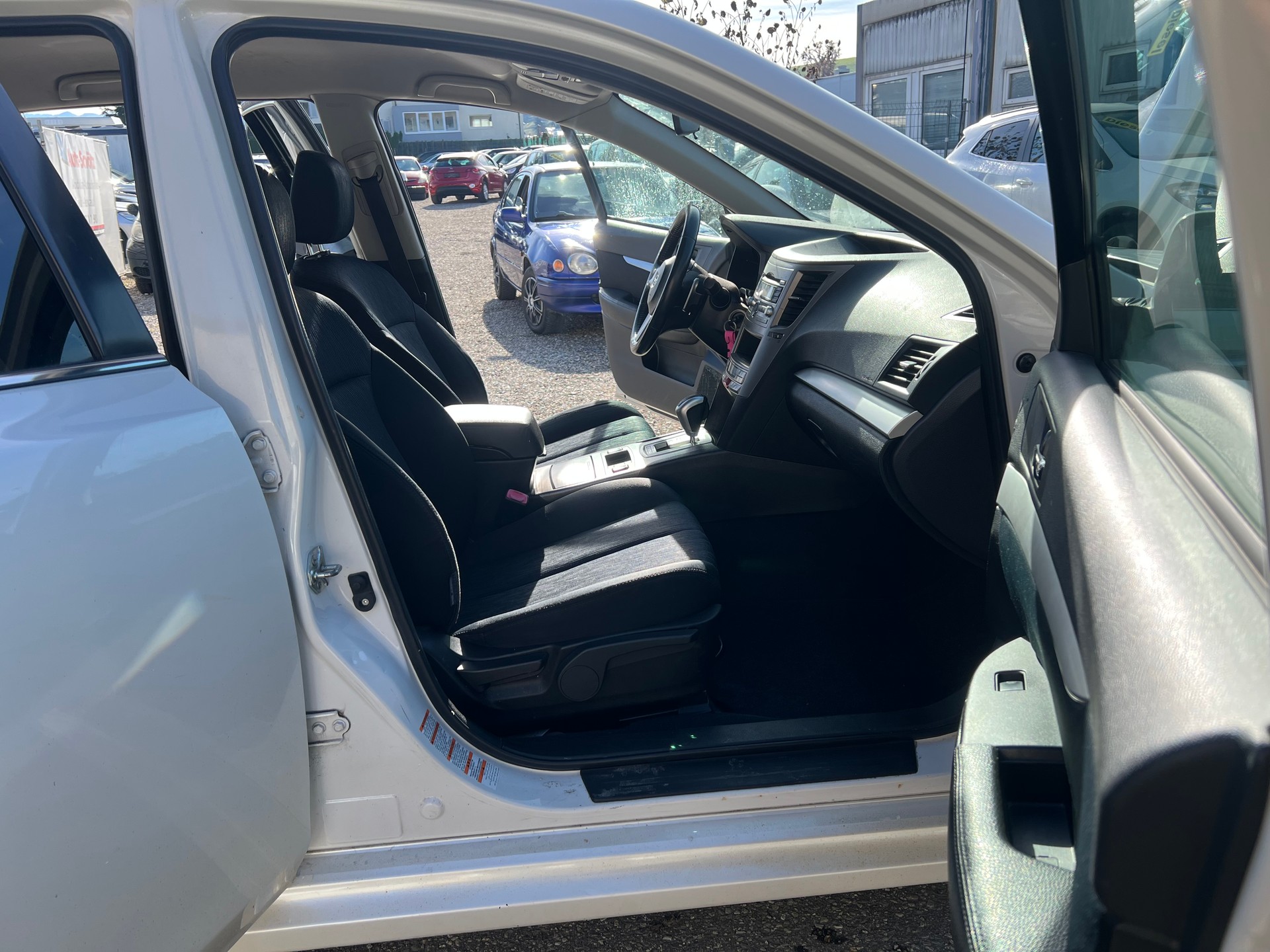 SUBARU Legacy 2.0i Swiss Special AWD Lineartronic-image-8