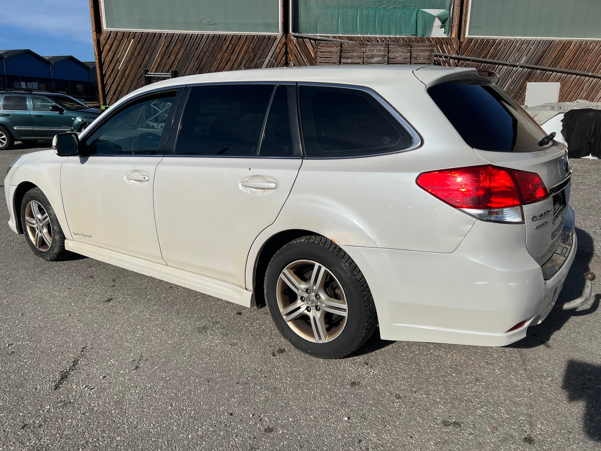 SUBARU Legacy 2.0i Swiss Special AWD Lineartronic-image-3