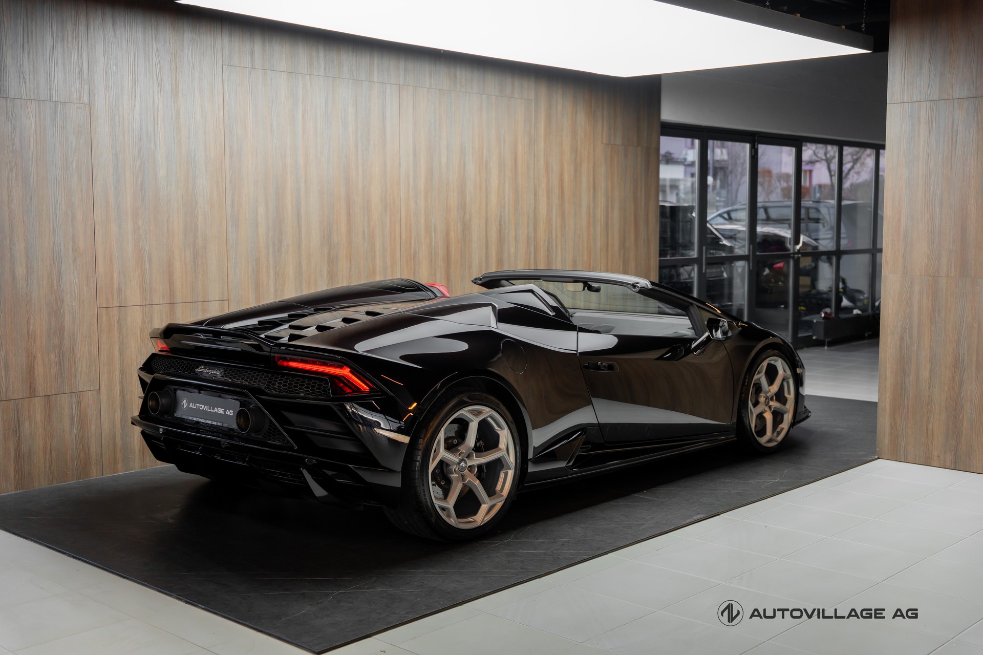 LAMBORGHINI Huracan EVO Spyder DCT-image-2