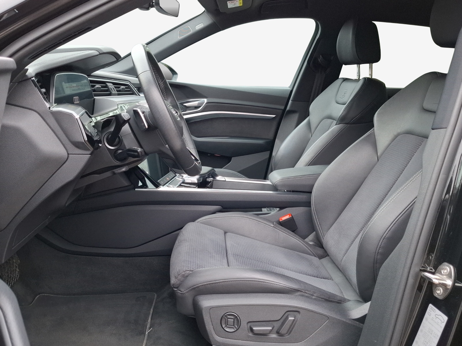 AUDI e-tron 55 S Line Black Edition quattro-image-8