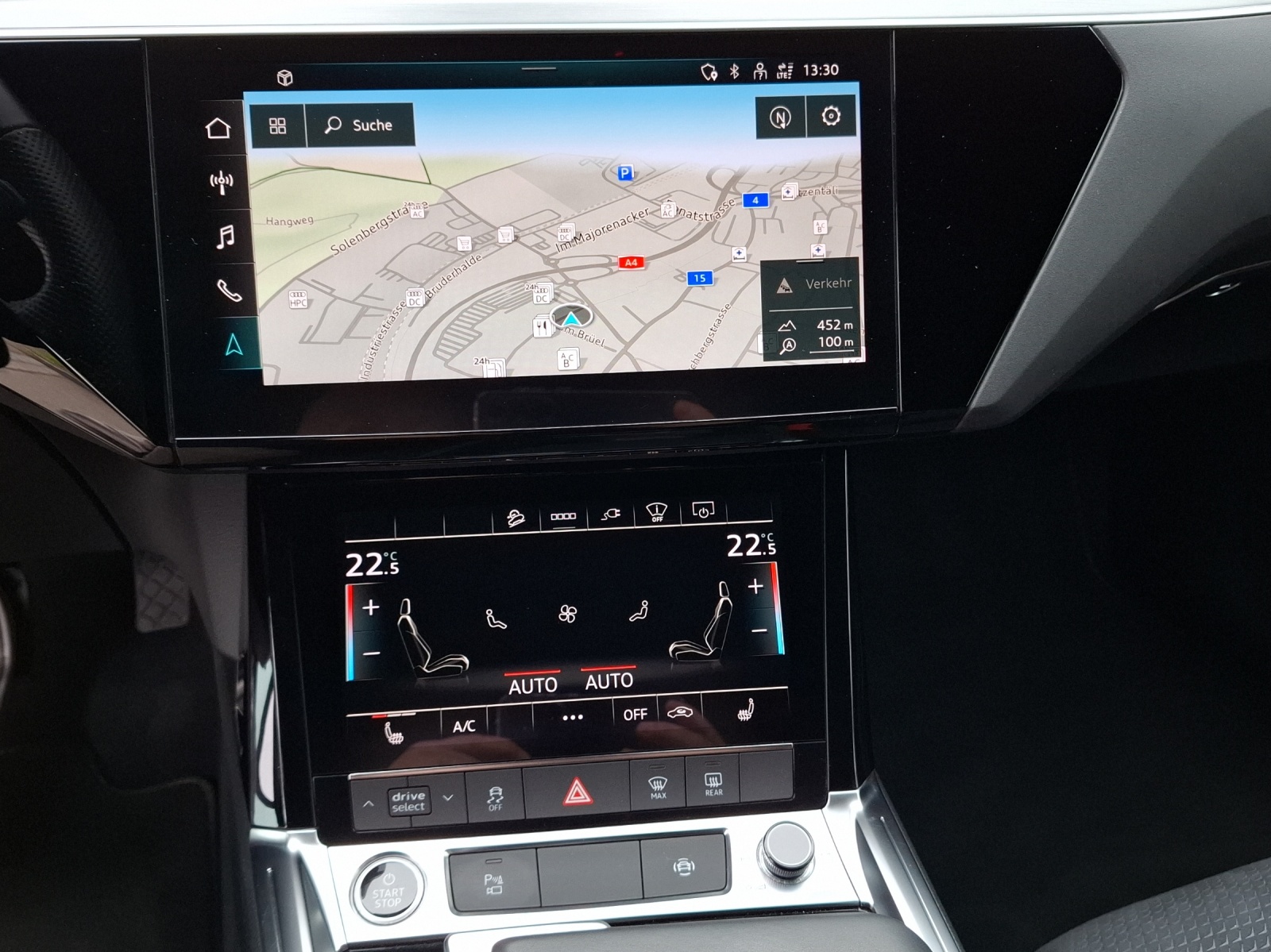 AUDI e-tron 55 S Line Black Edition quattro-image-11