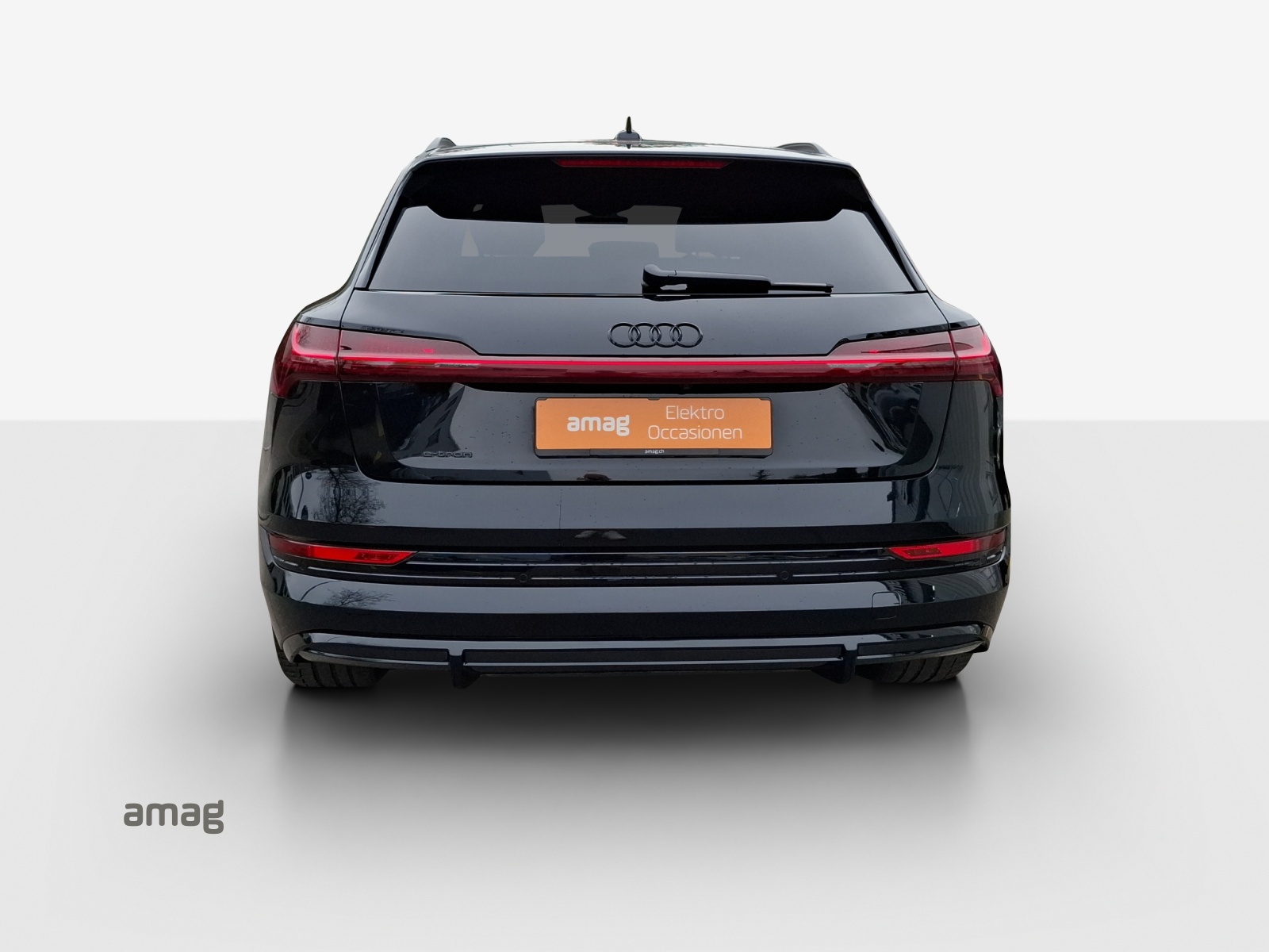 AUDI e-tron 55 S Line Black Edition quattro-image-4