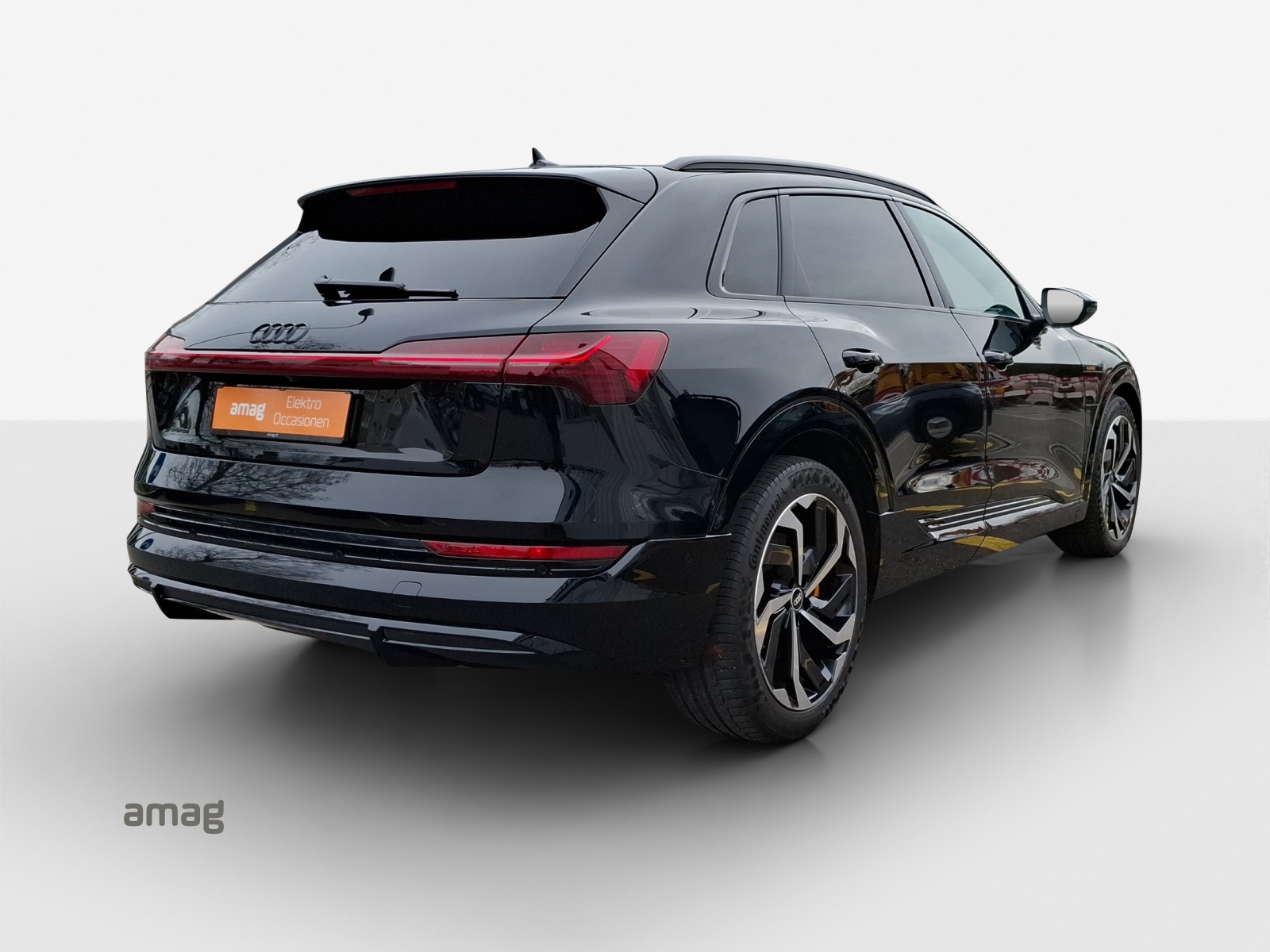 AUDI e-tron 55 S Line Black Edition quattro-image-5