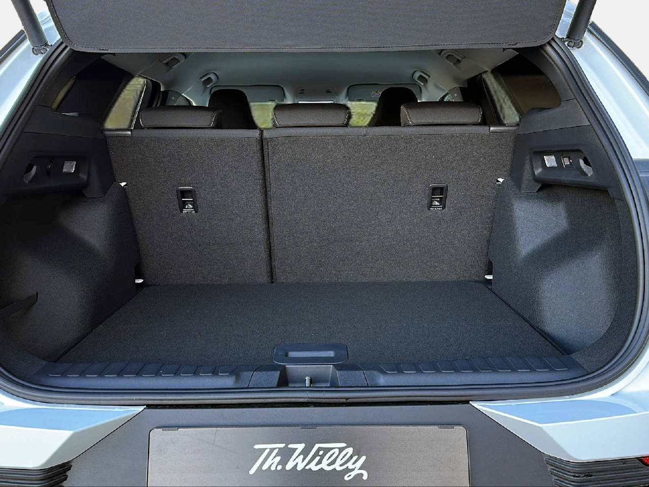 FORD Explorer Extended Range Select AWD-image-11