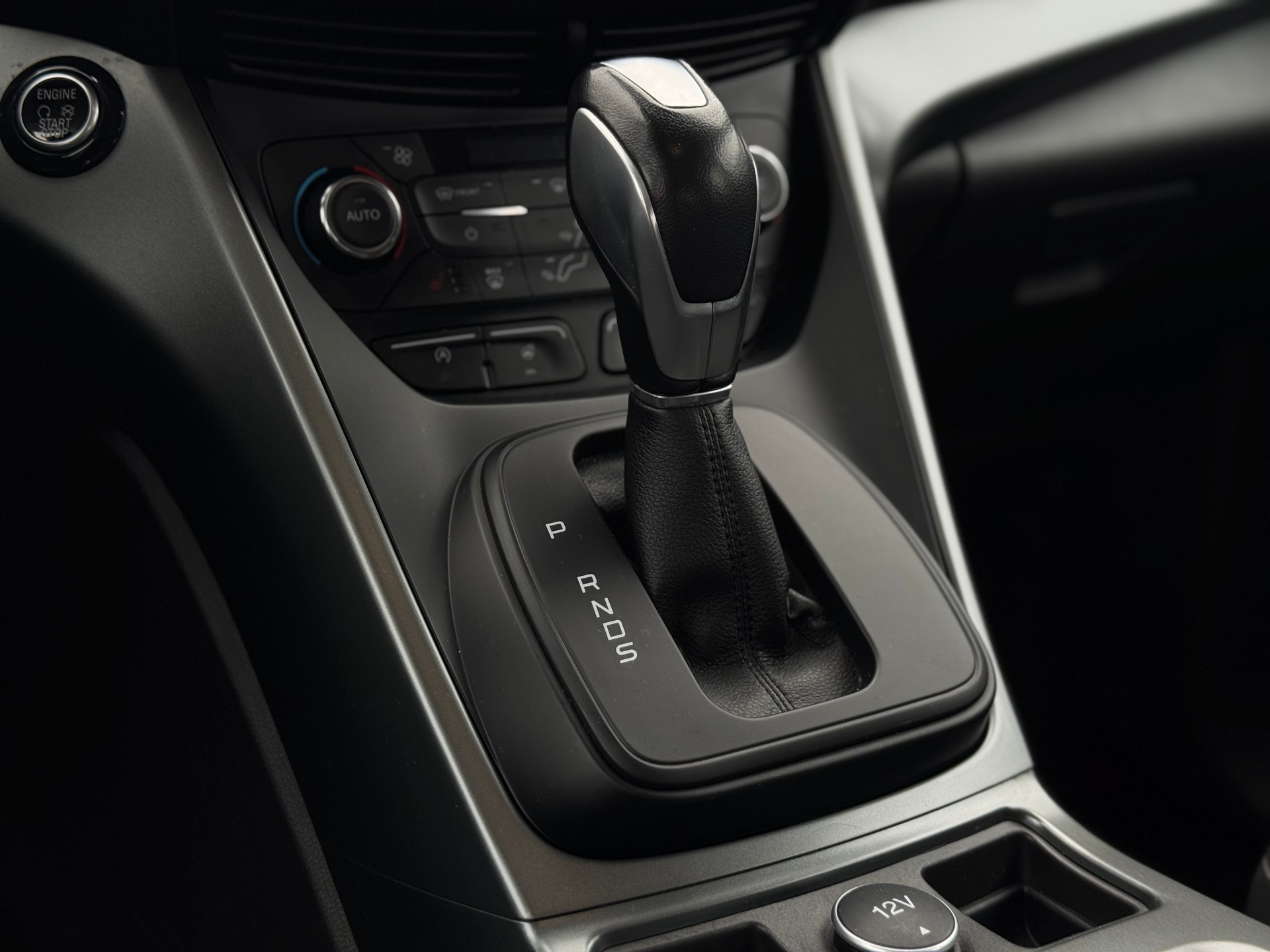 FORD Kuga 2.0 TDCi Trend 4WD PowerShift-image-10