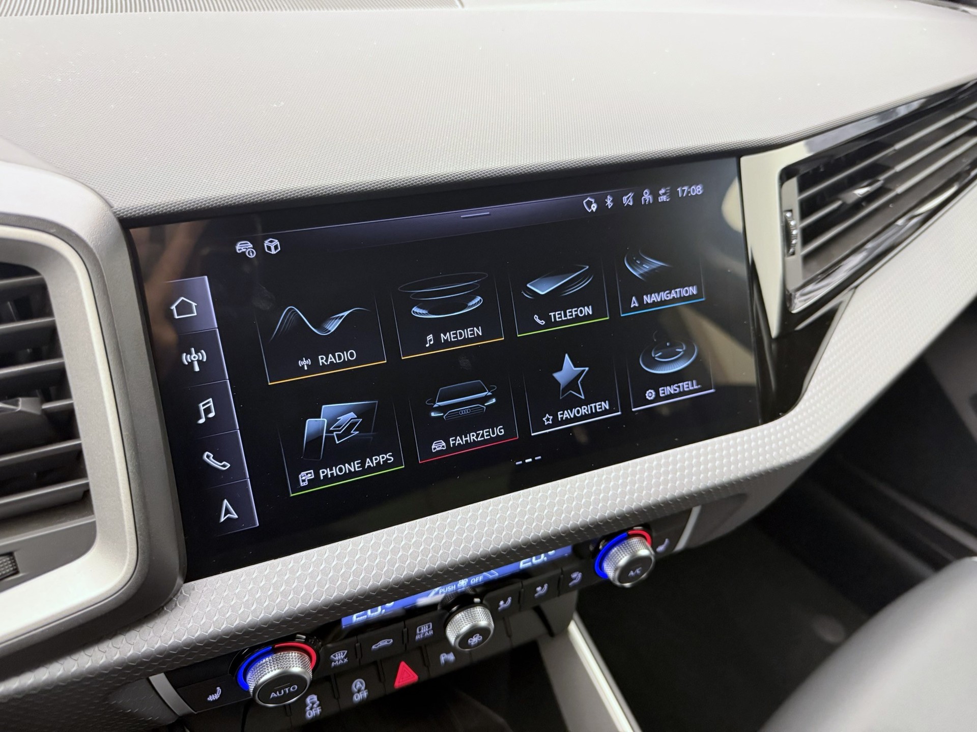 AUDI A1 allstreet 30 TFSI S-tronic-image-13
