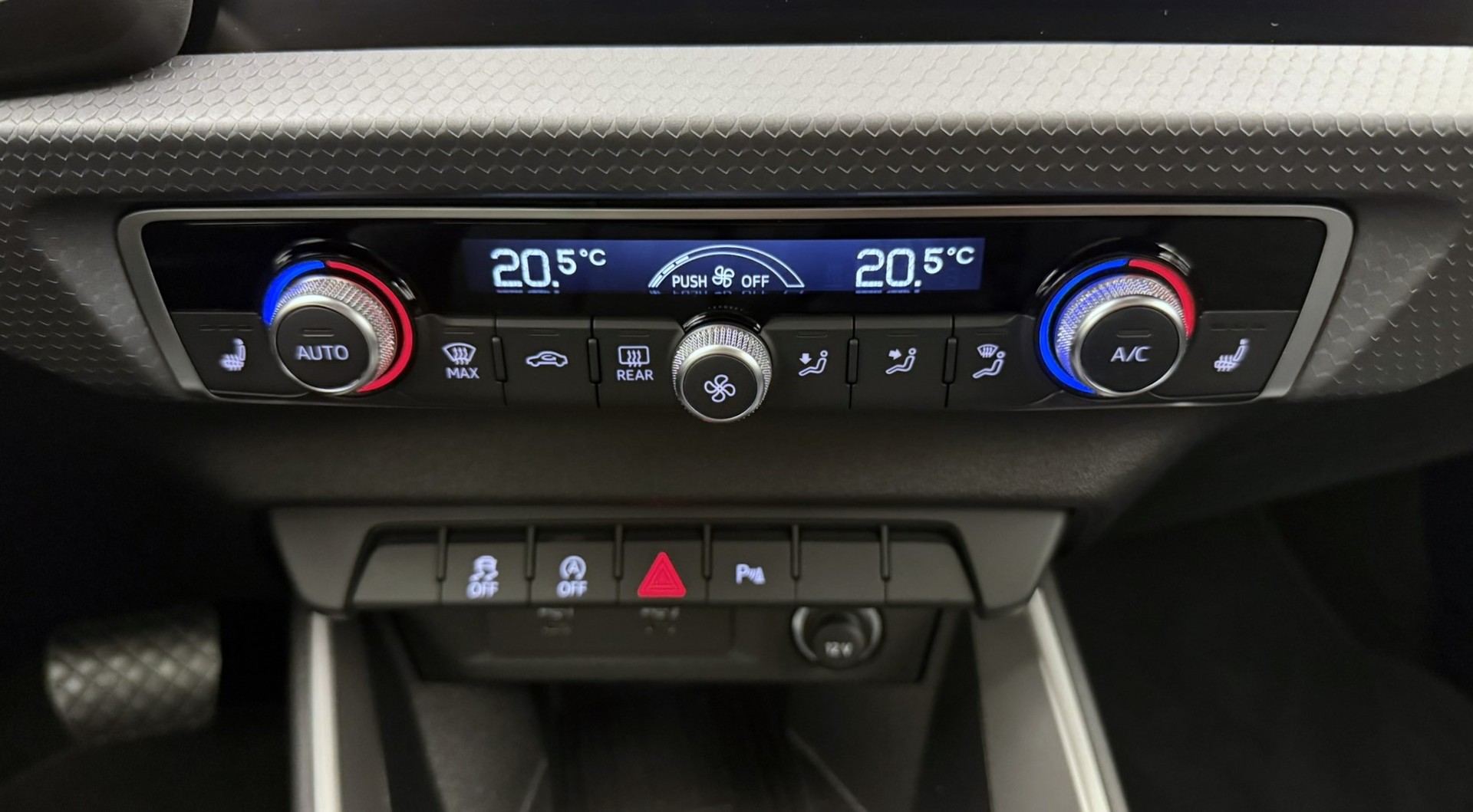 AUDI A1 allstreet 30 TFSI S-tronic-image-12