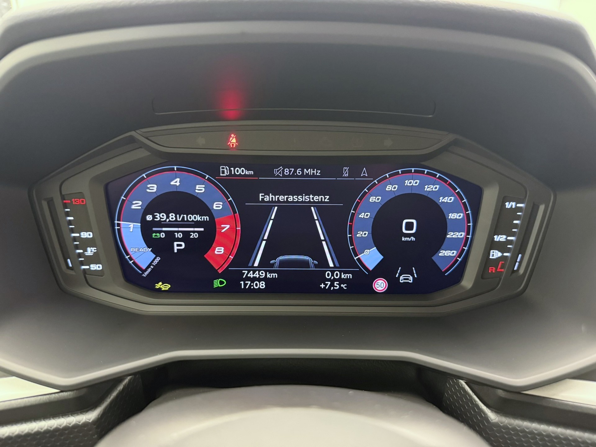 AUDI A1 allstreet 30 TFSI S-tronic-image-7