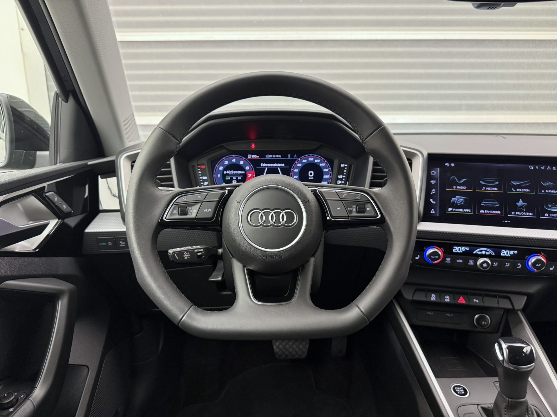 AUDI A1 allstreet 30 TFSI S-tronic-image-6