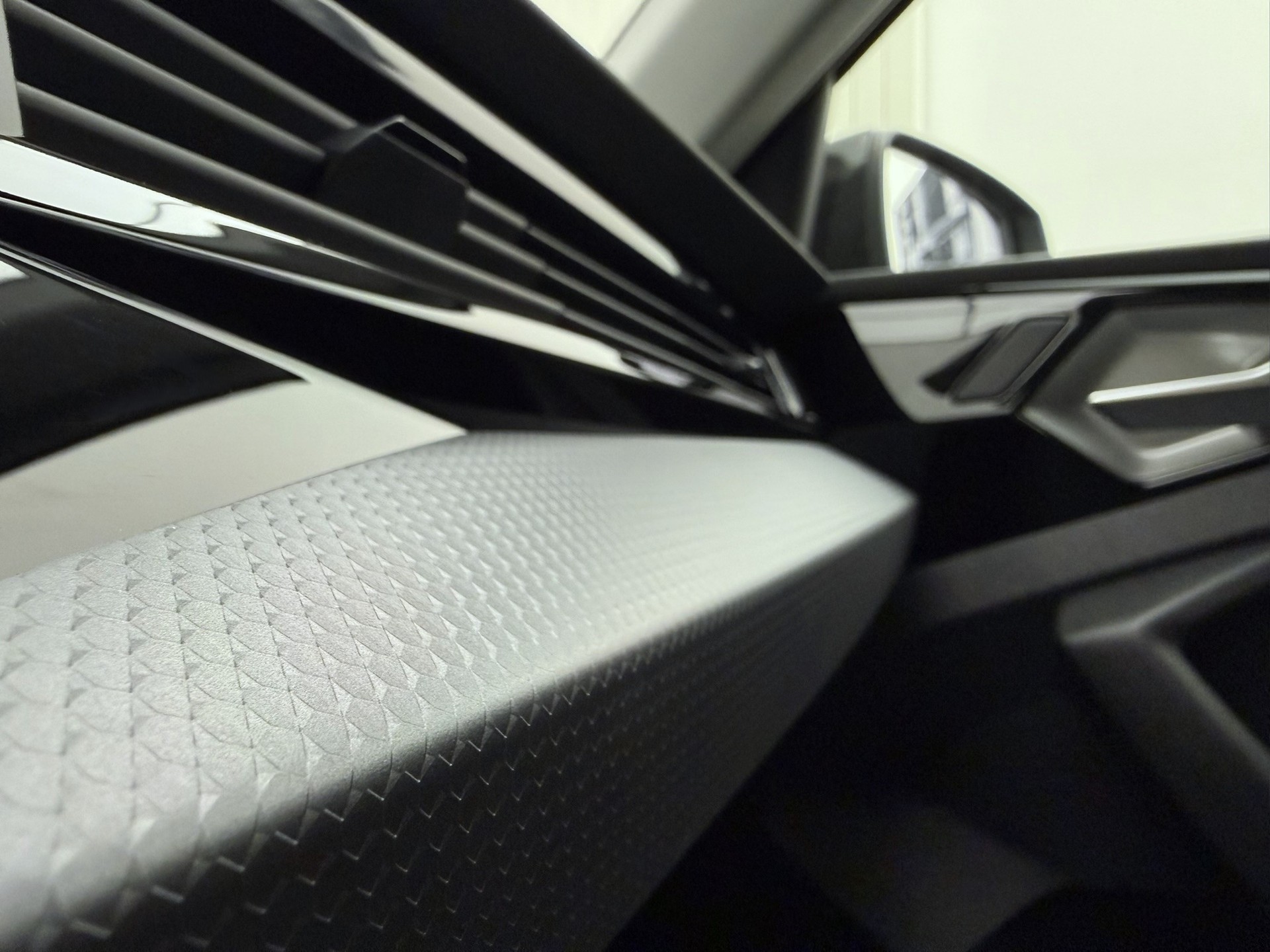 AUDI A1 allstreet 30 TFSI S-tronic-image-17