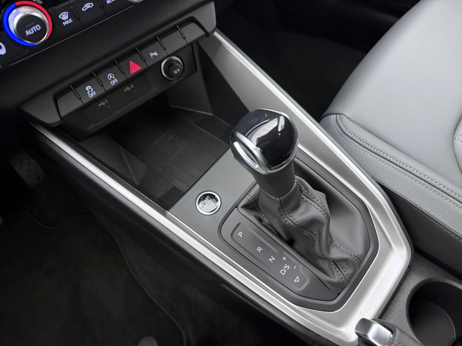 AUDI A1 allstreet 30 TFSI S-tronic-image-11