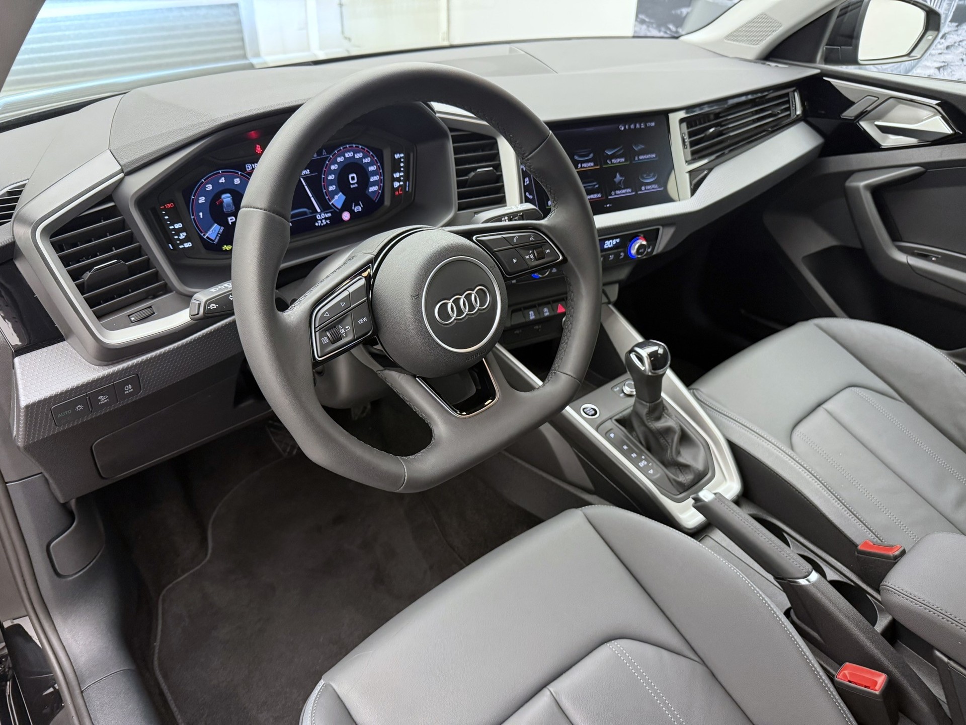 AUDI A1 allstreet 30 TFSI S-tronic-image-5