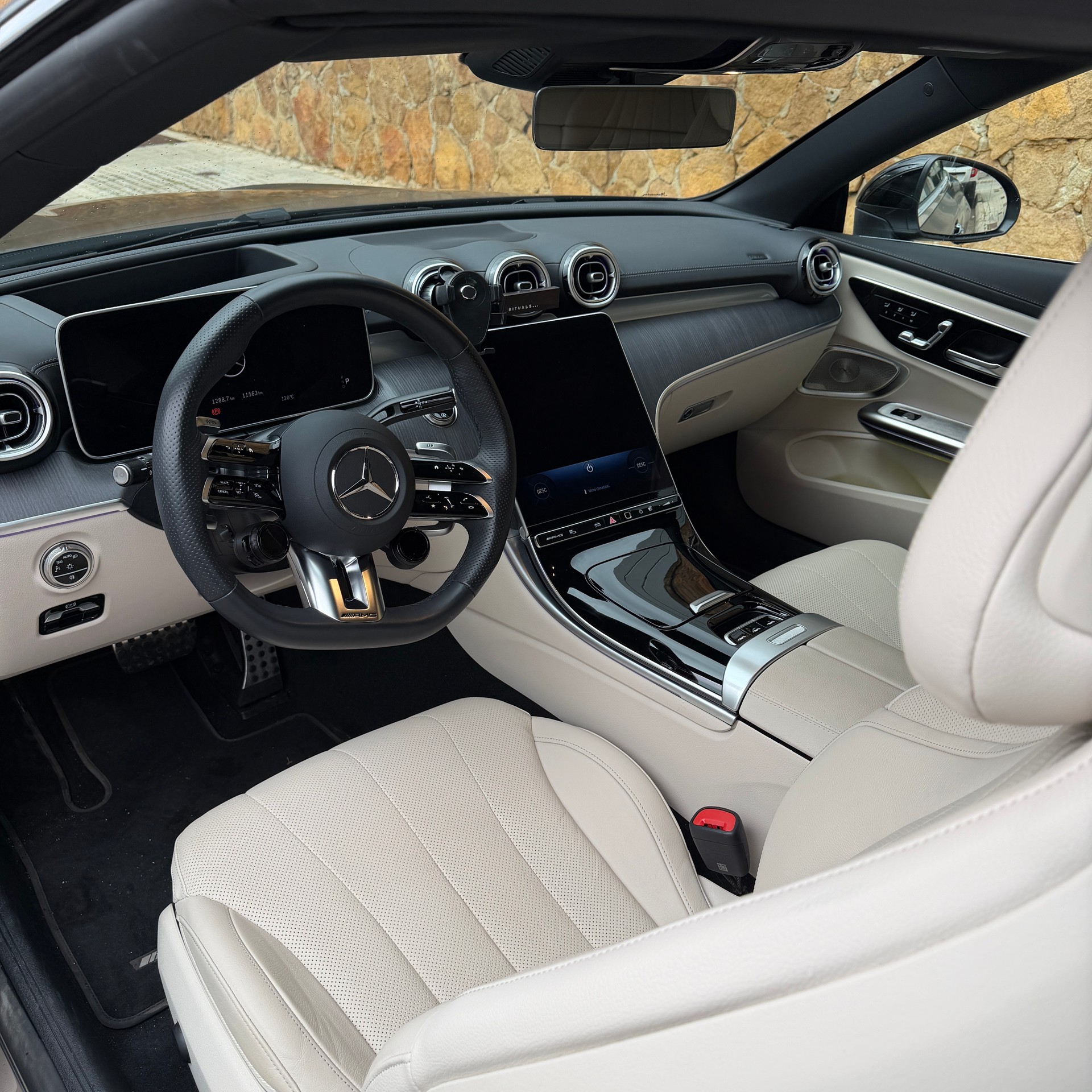 MERCEDES-BENZ CLE AMG 53 Cabrio 4Matic+ 9G-Tronic-image-1