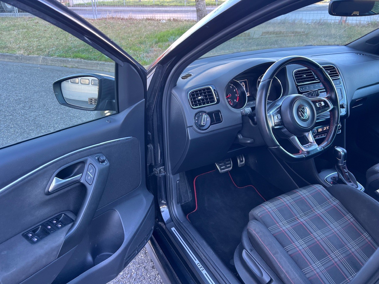 VW Polo 1.8 TSI GTI 230-image-8
