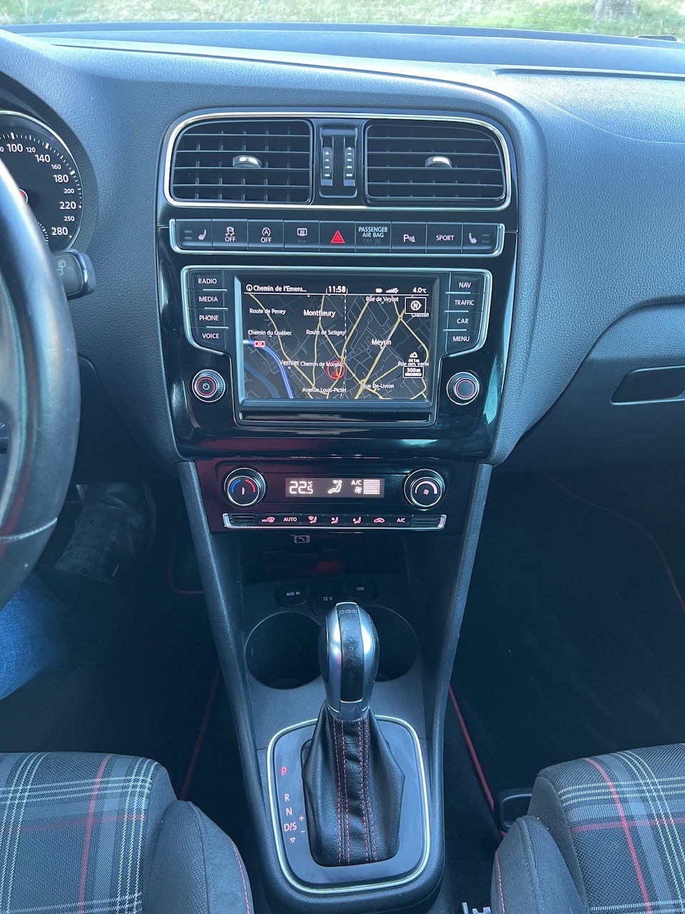 VW Polo 1.8 TSI GTI 230-image-12